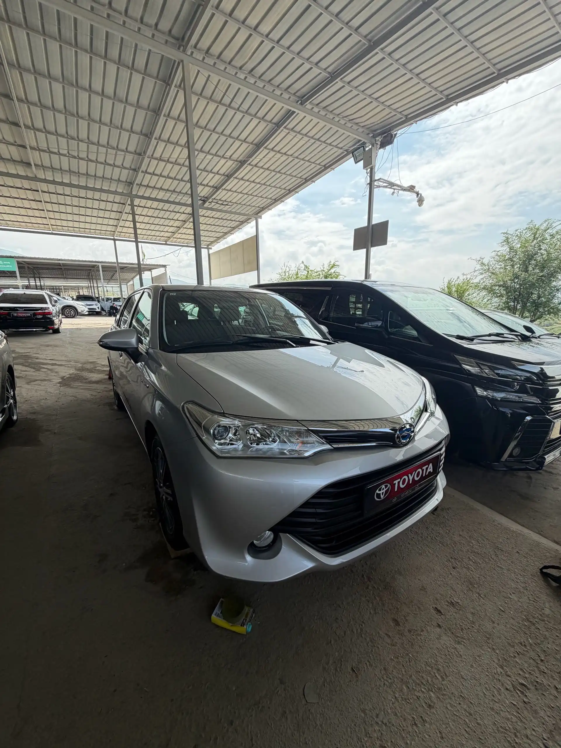 Toyota Fielder 2015