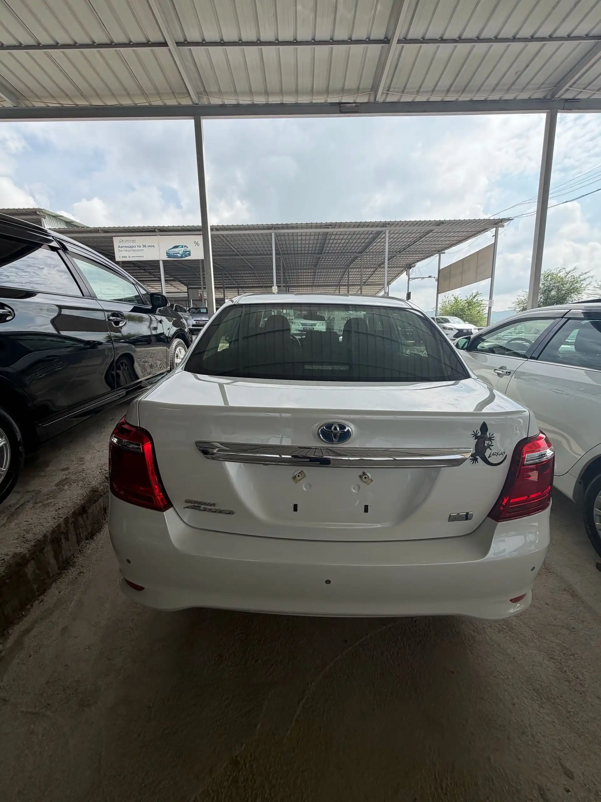 Toyota Axio 2015