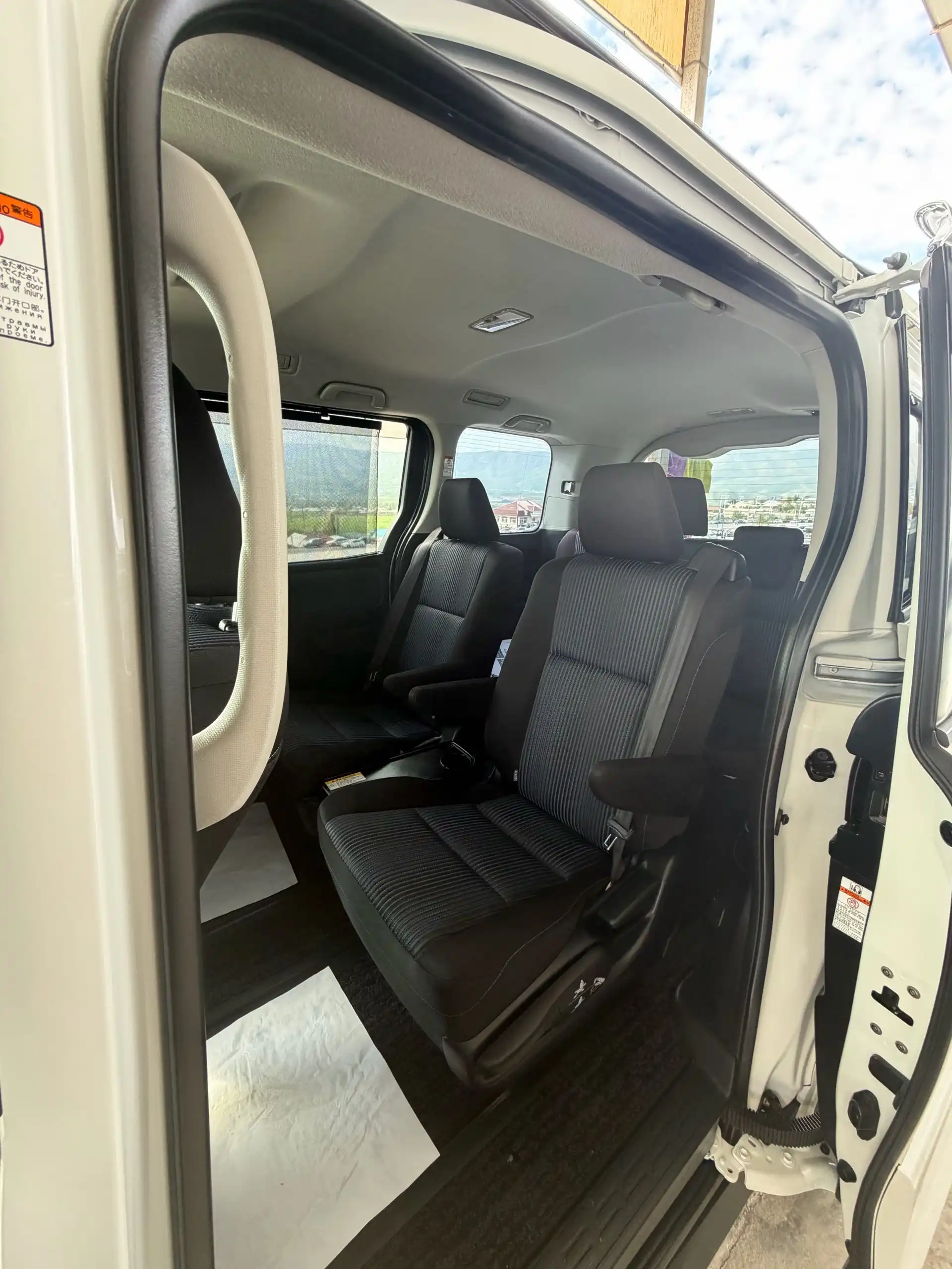 Toyota Voxy 2014