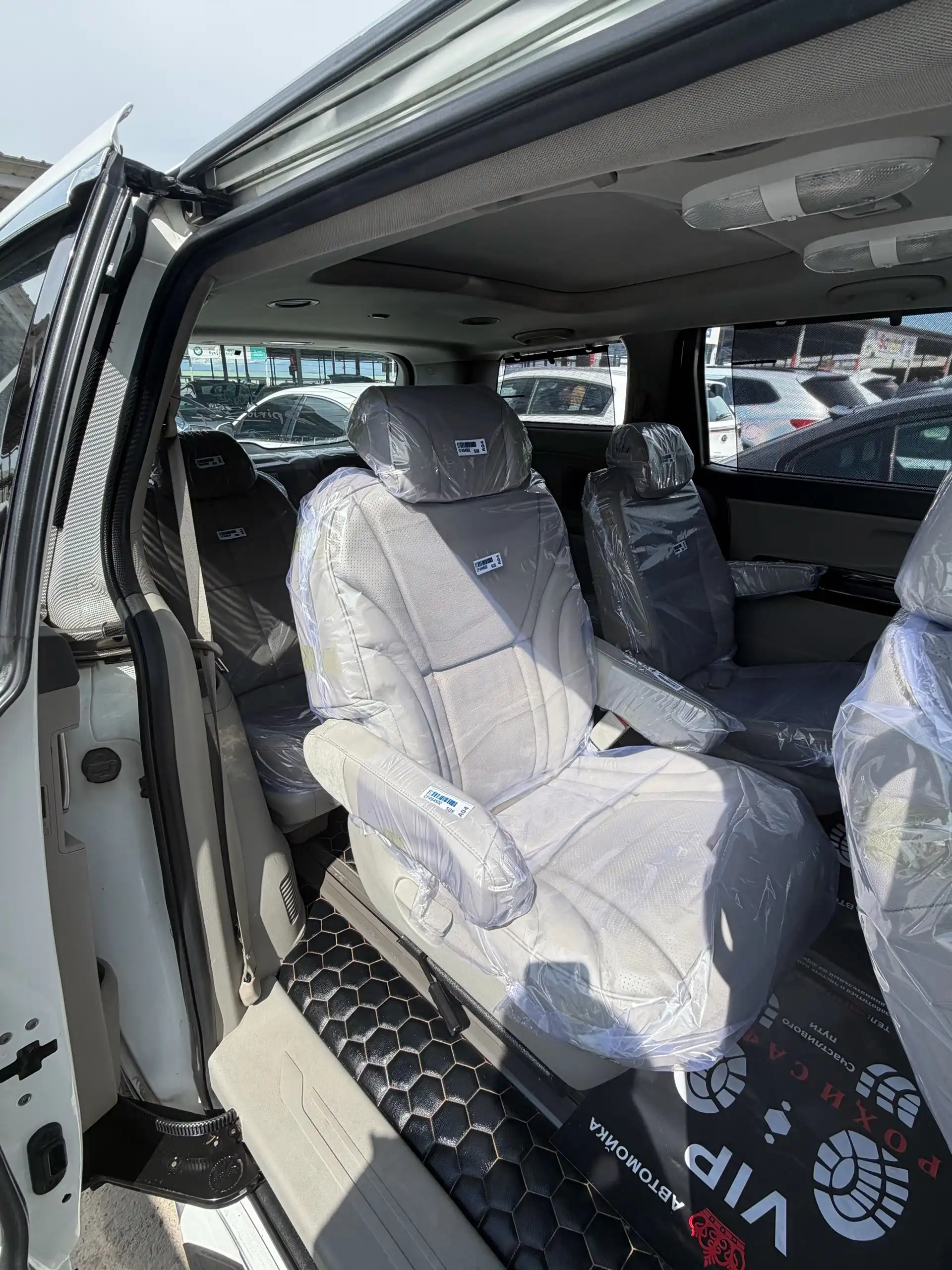 Kia Carnival 2015