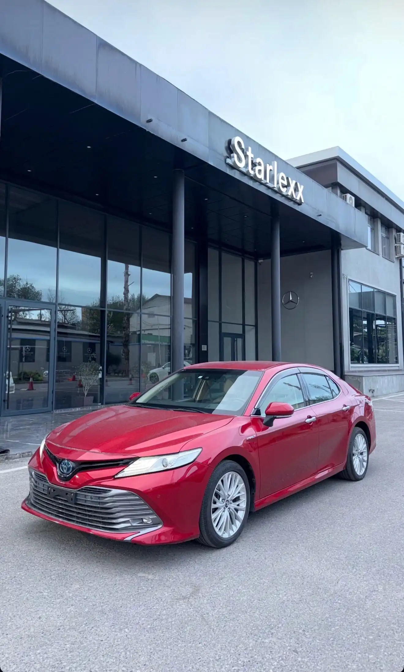 Toyota Camry 2018 — фото 2