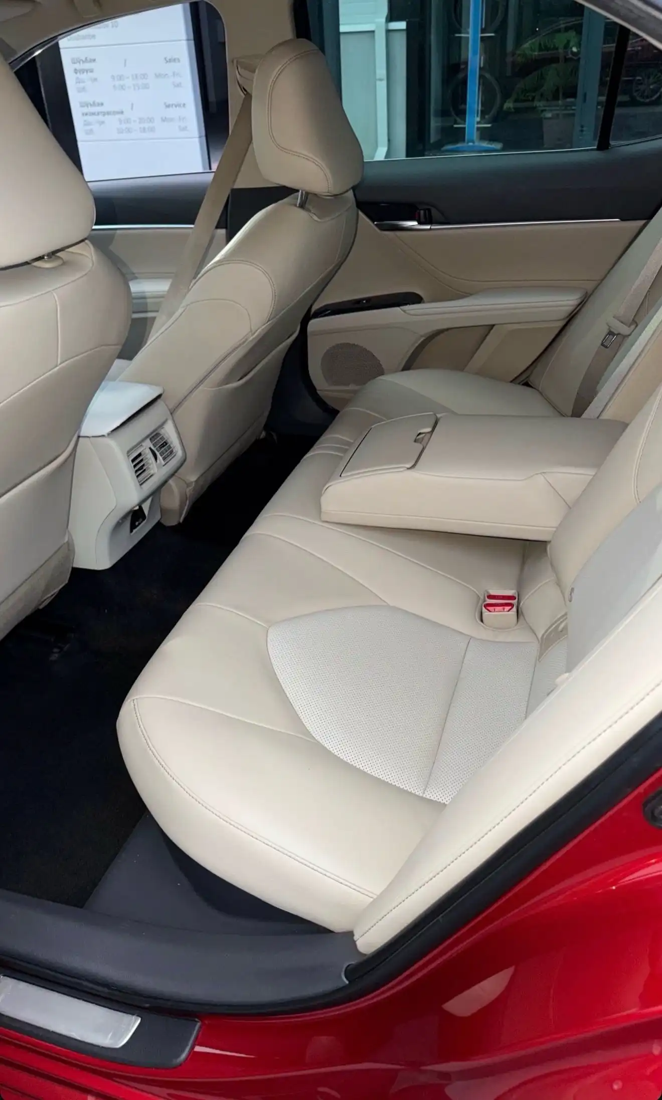 Toyota Camry 2018 — фото 4