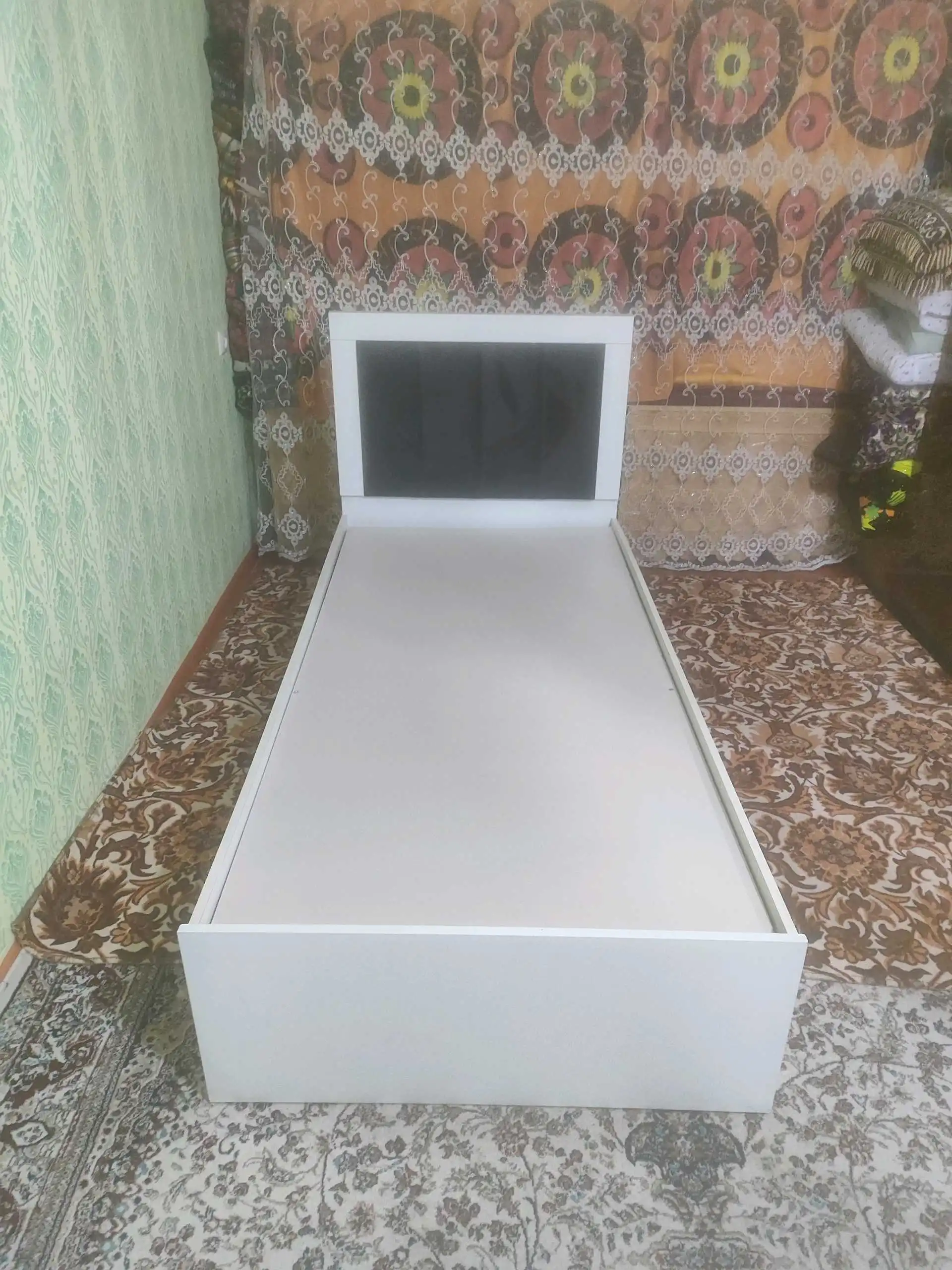 Диван