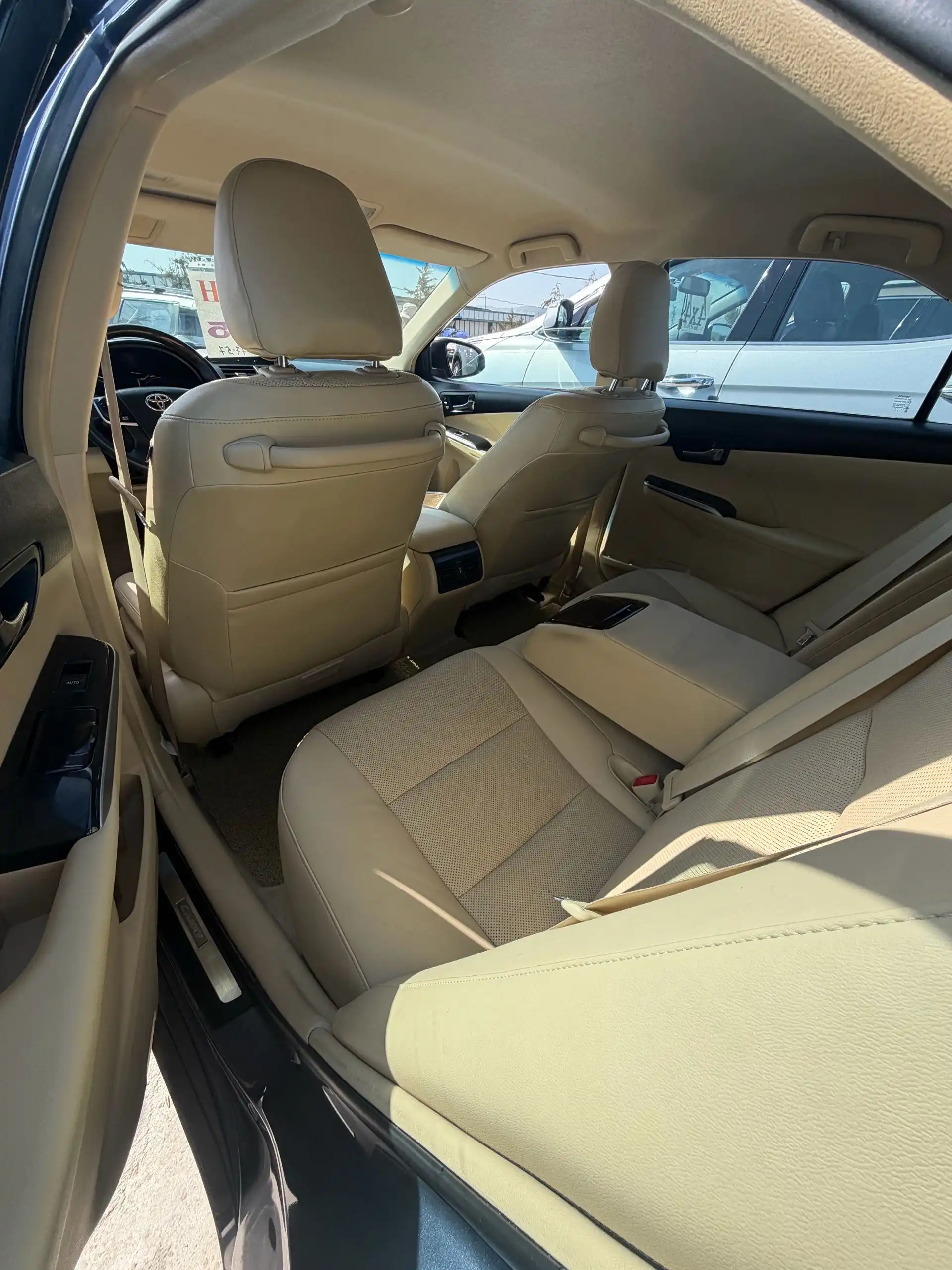 Toyota Camry 2015 — фото 4