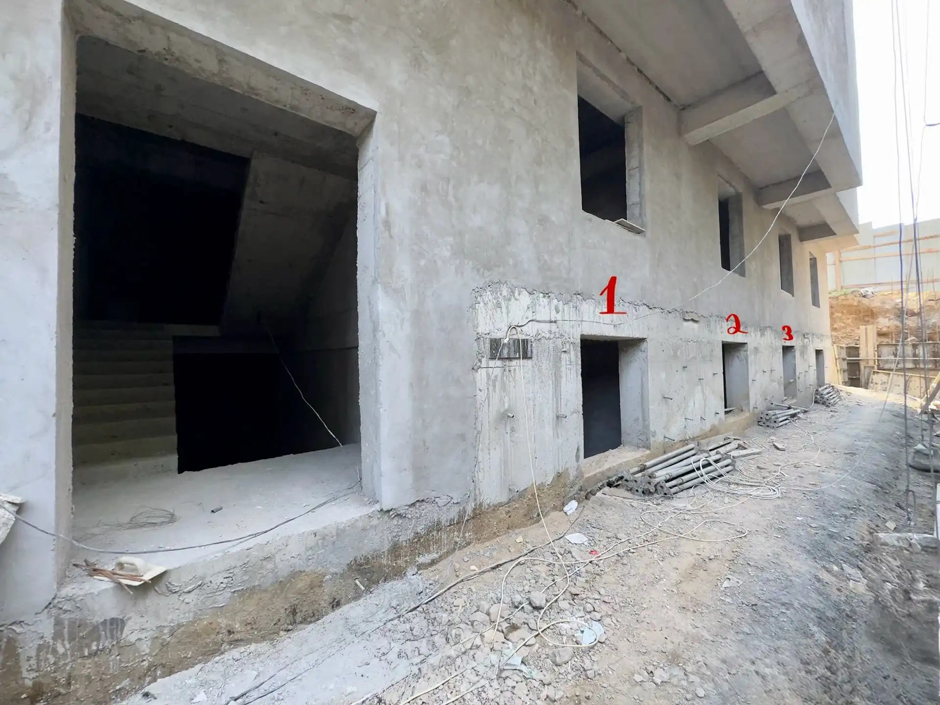 2-к квартира, Цокольный этаж, 75 м², 13 мкр