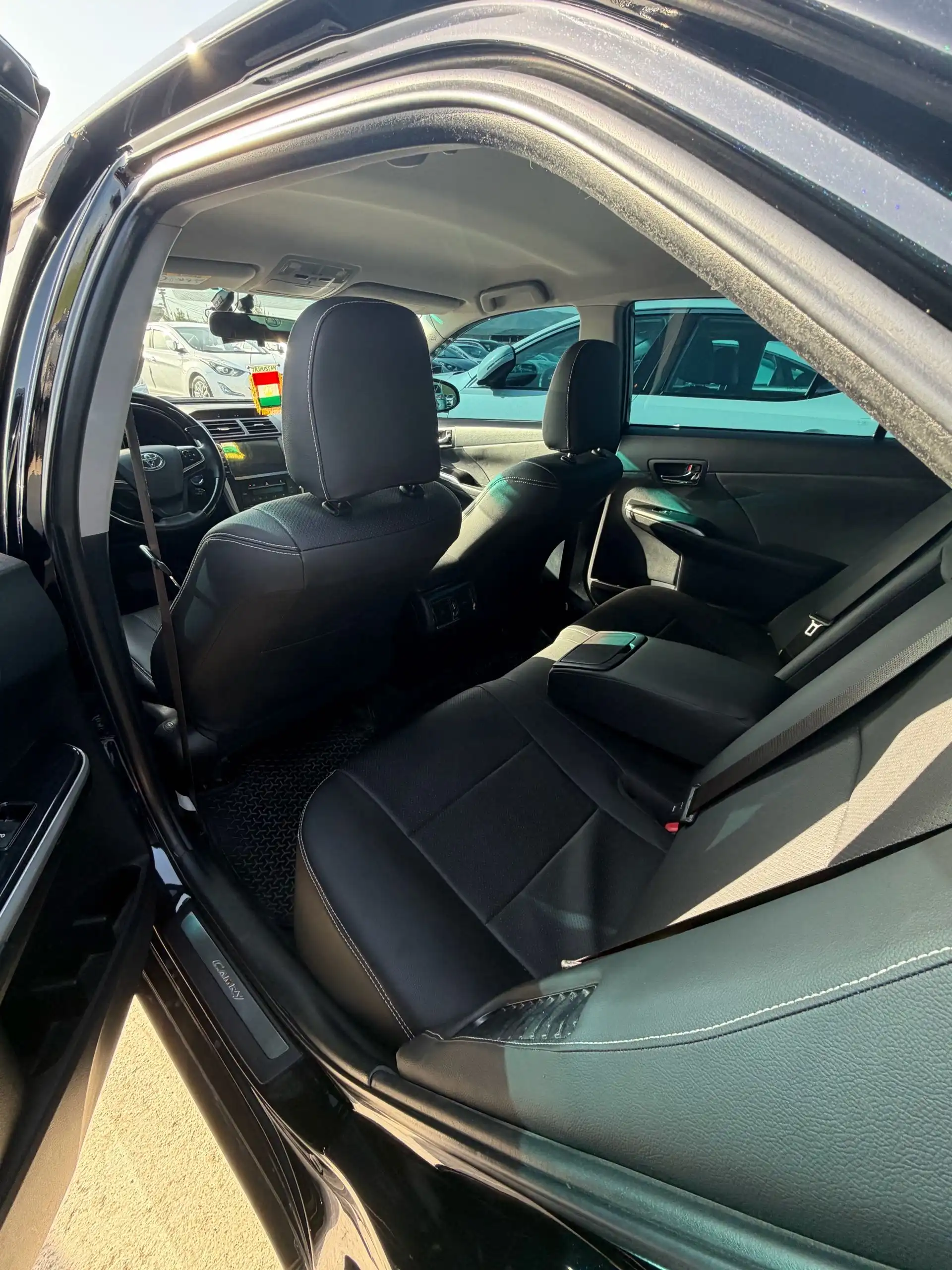 Toyota Camry 2015 — фото 4