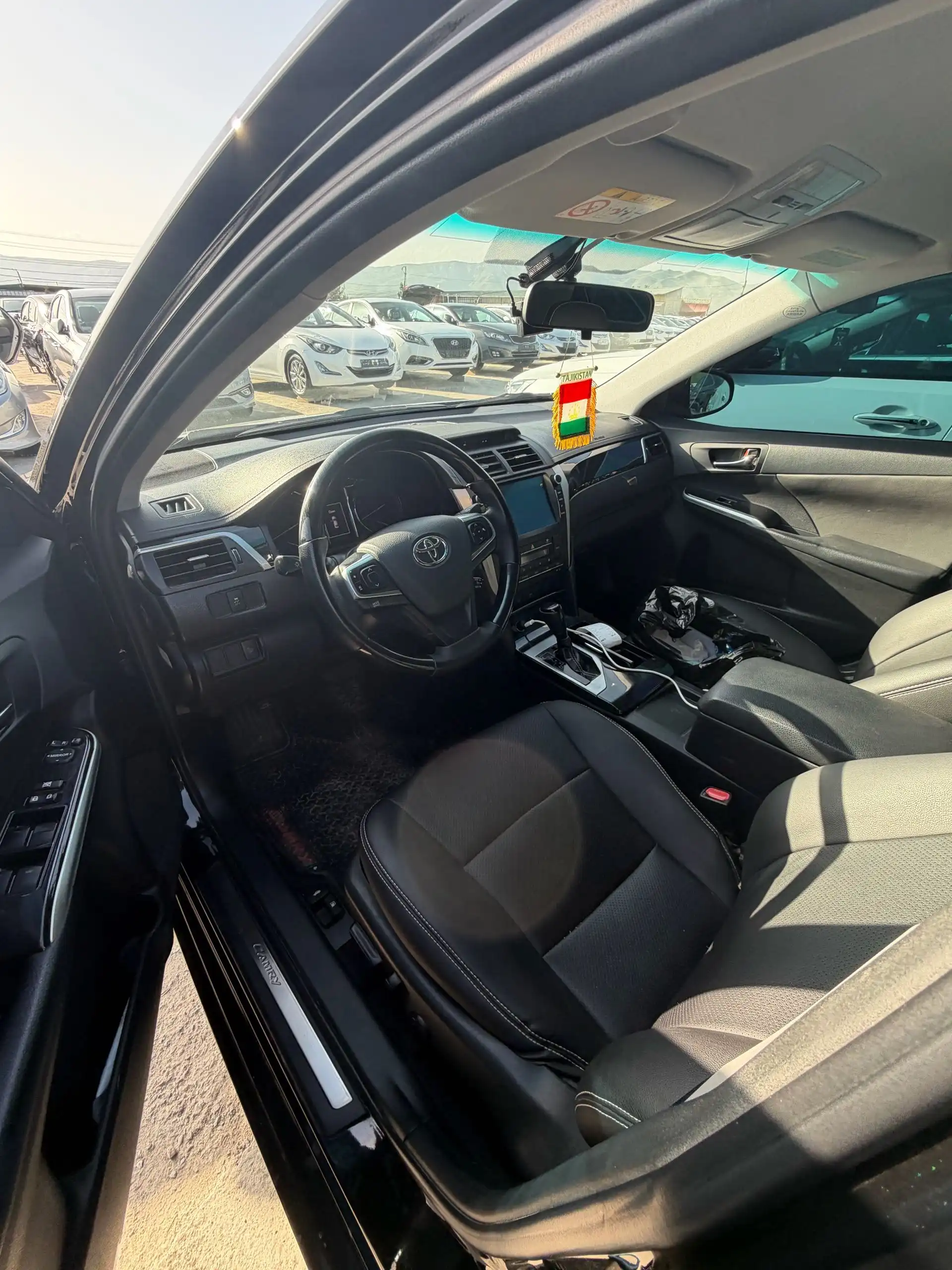 Toyota Camry 2015 — фото 5