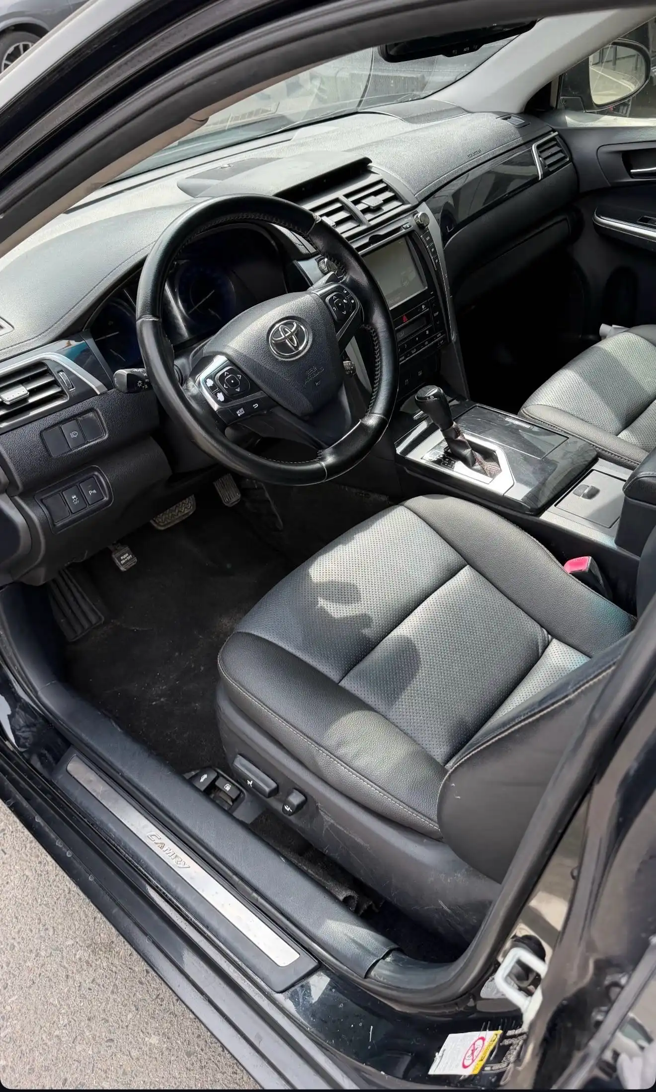 Toyota Camry 2016 — фото 6