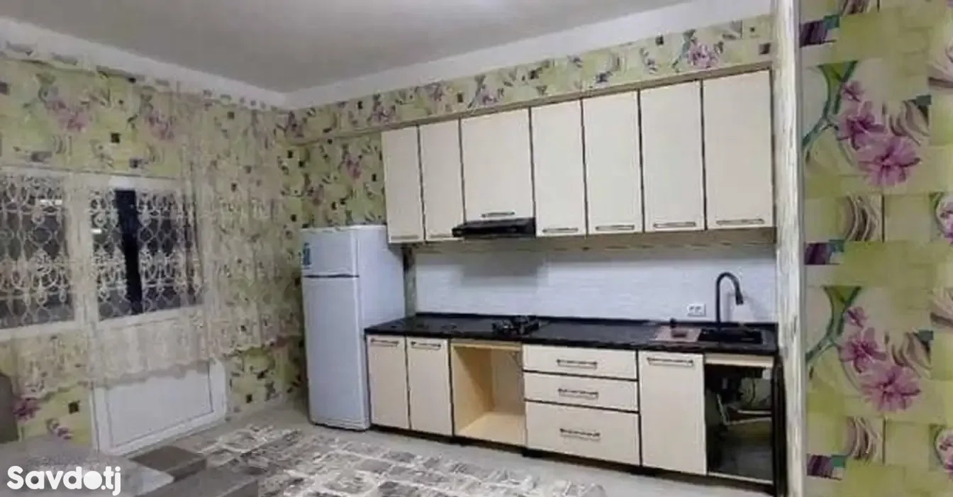 3-комн. квартира, 4 этаж, 100м², 18 микрорайон