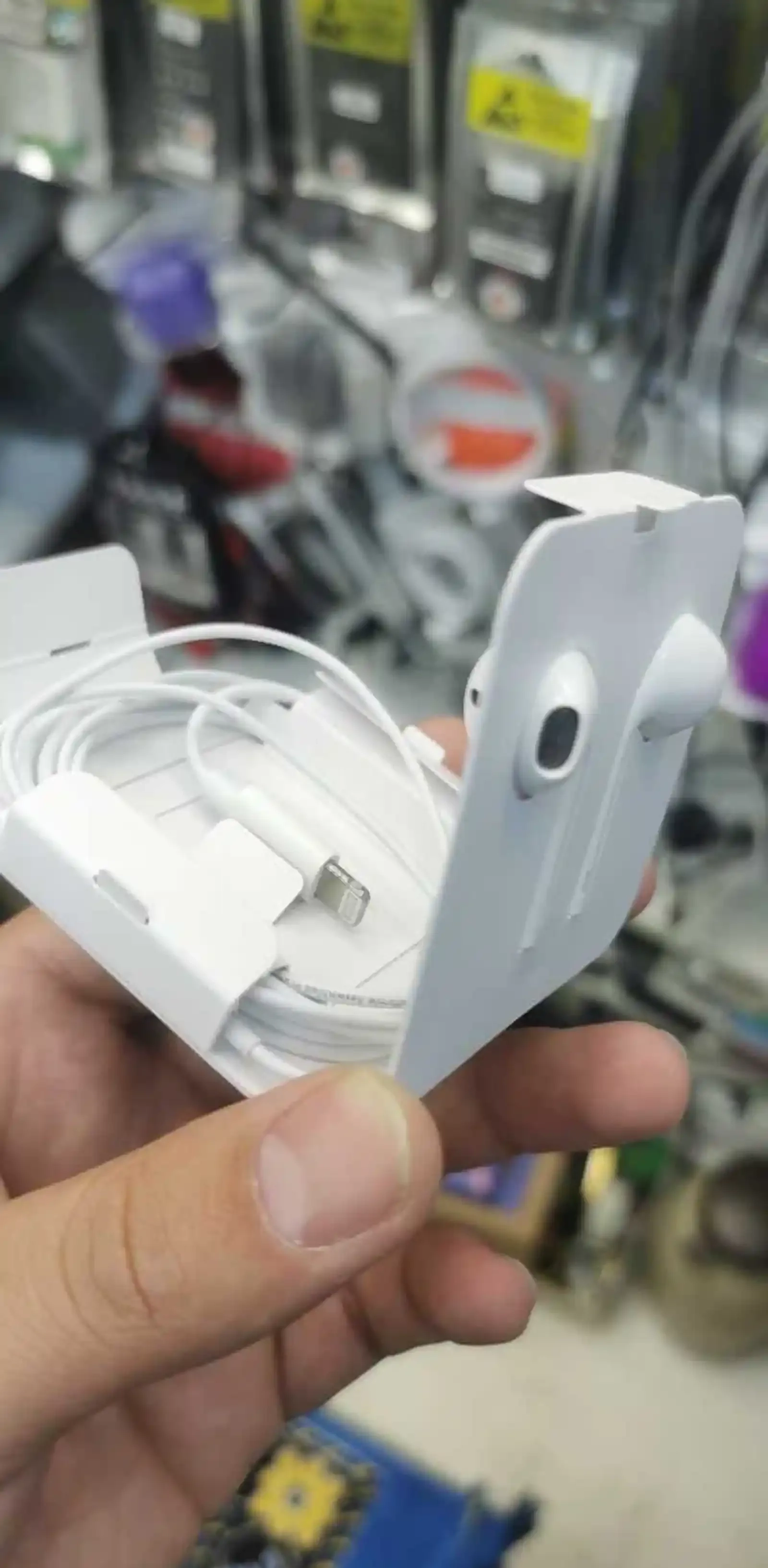 Наушники Apple EarPods Lightning