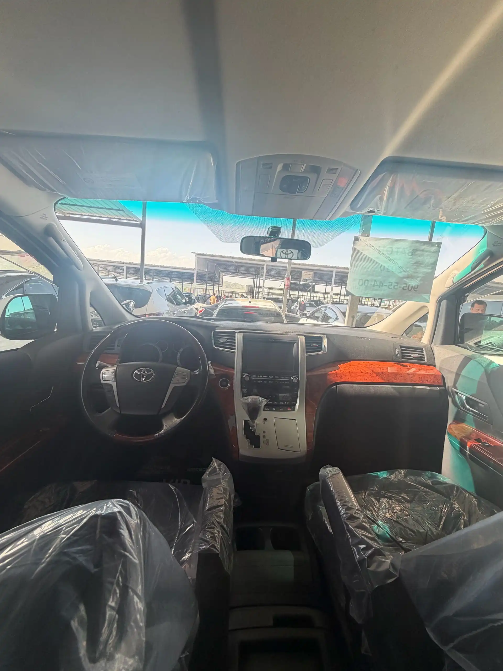 Toyota Vellfire 2010