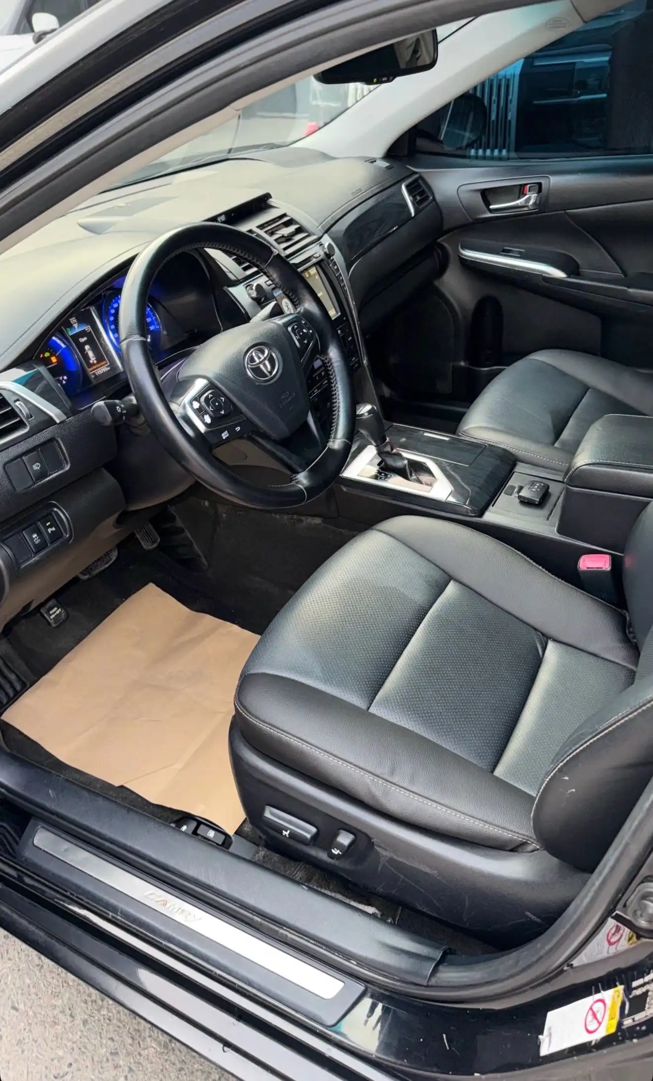 Toyota Camry 2016 — фото 6