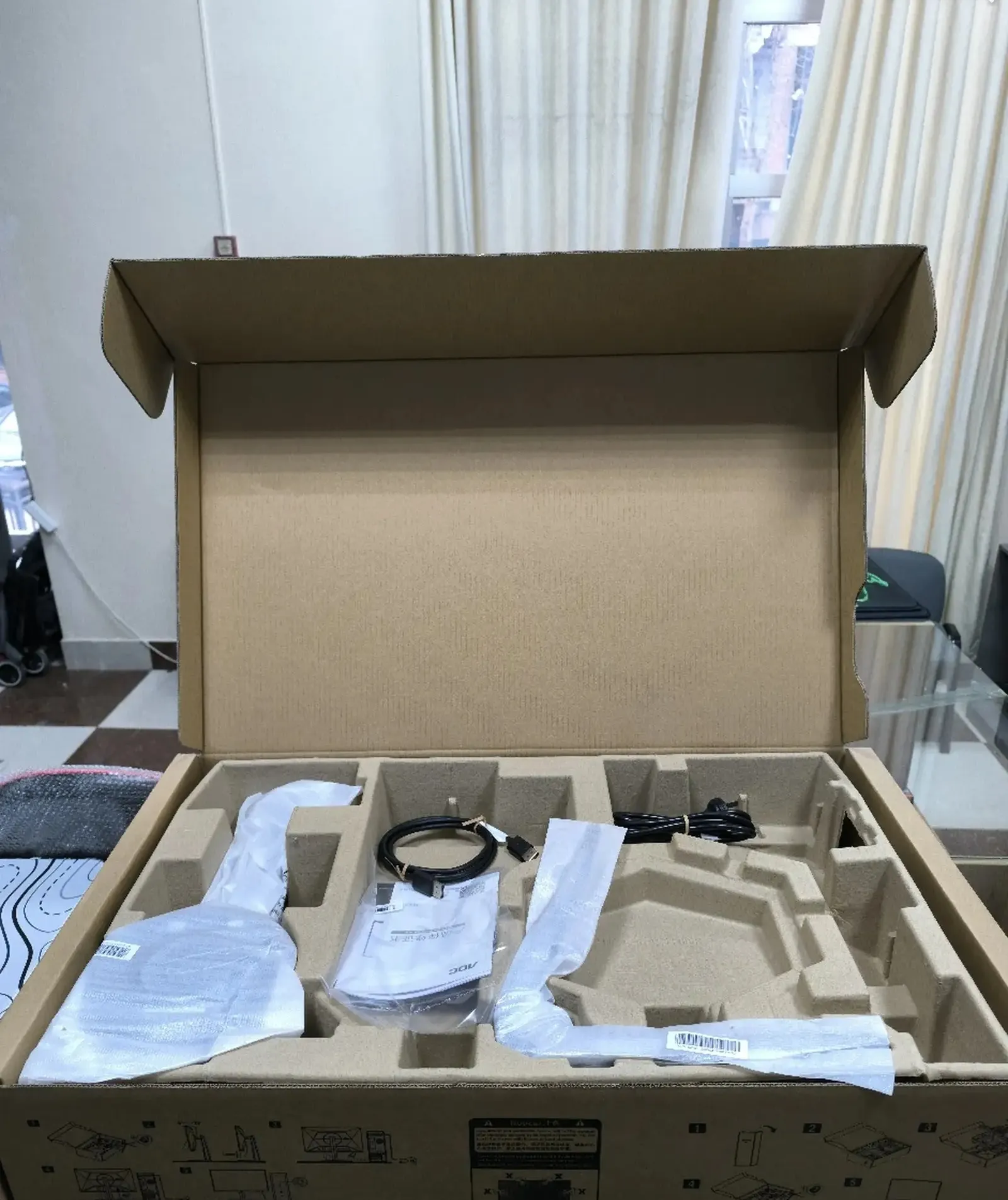 Изогнутый игровой монитор AOC 27 C27G4Z 300HZ