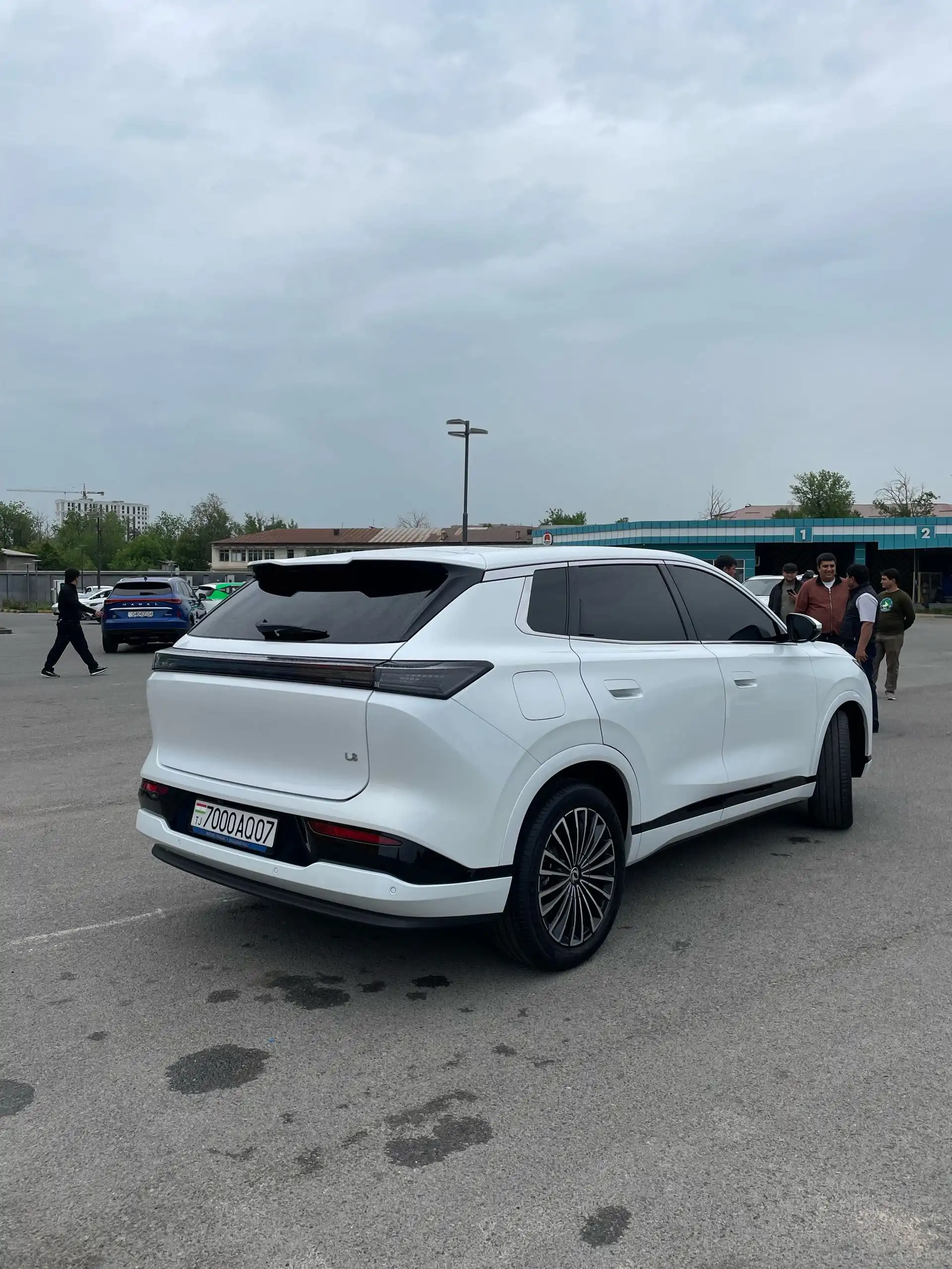 Dongfeng L8 2025