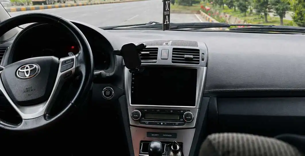 Toyota Avensis 2012