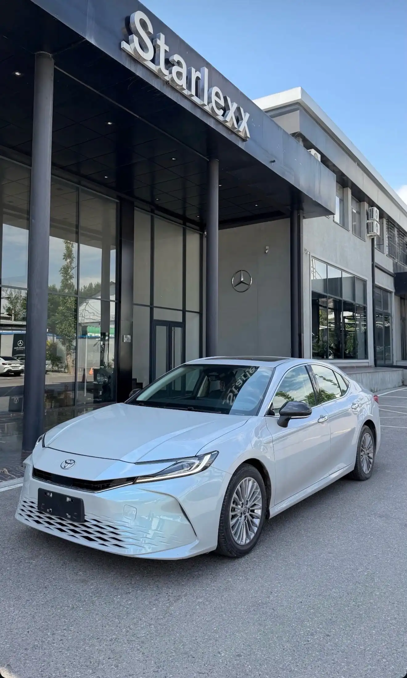 Toyota Camry 2025 — фото 2