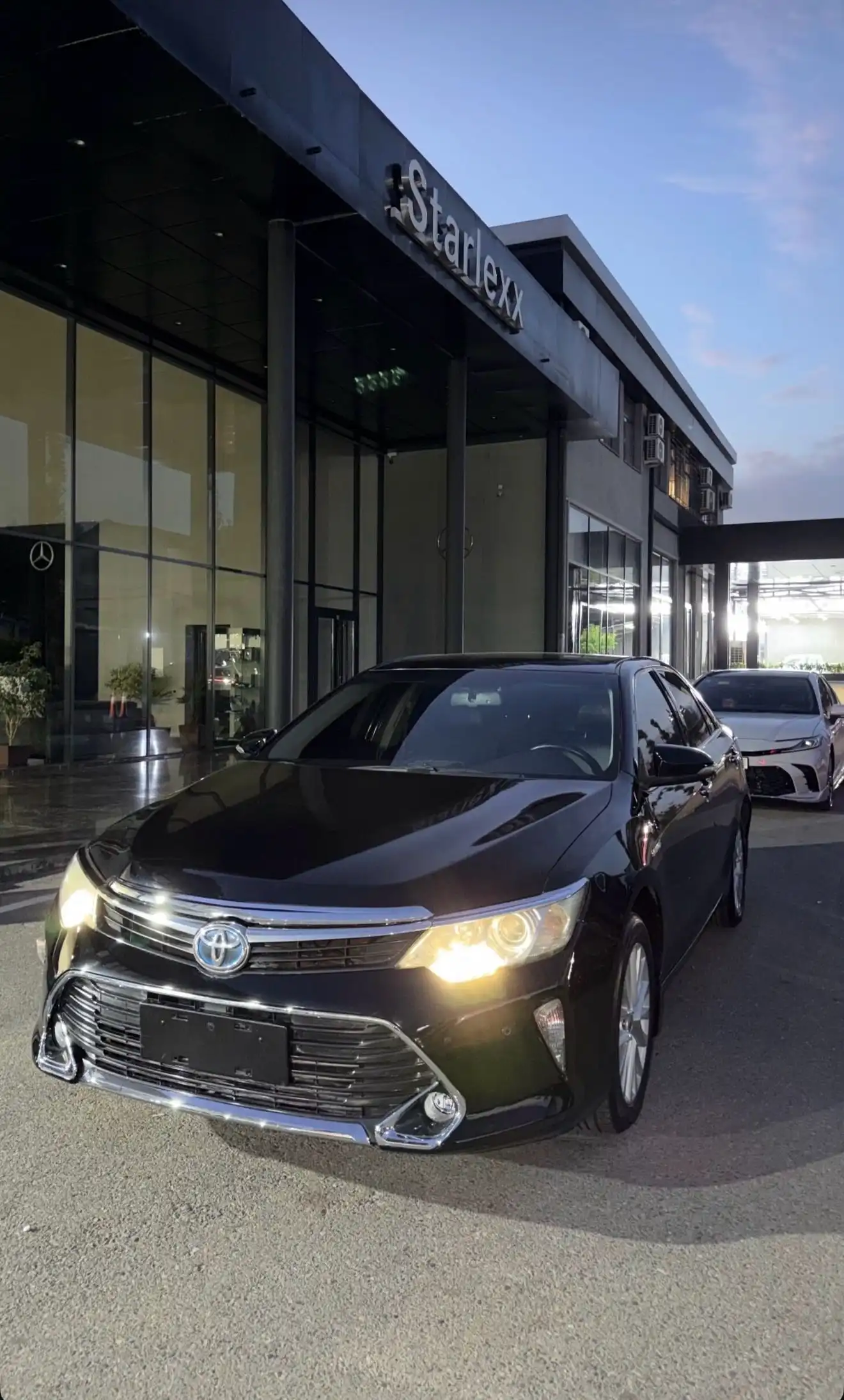 Toyota Camry 2016 — фото 2