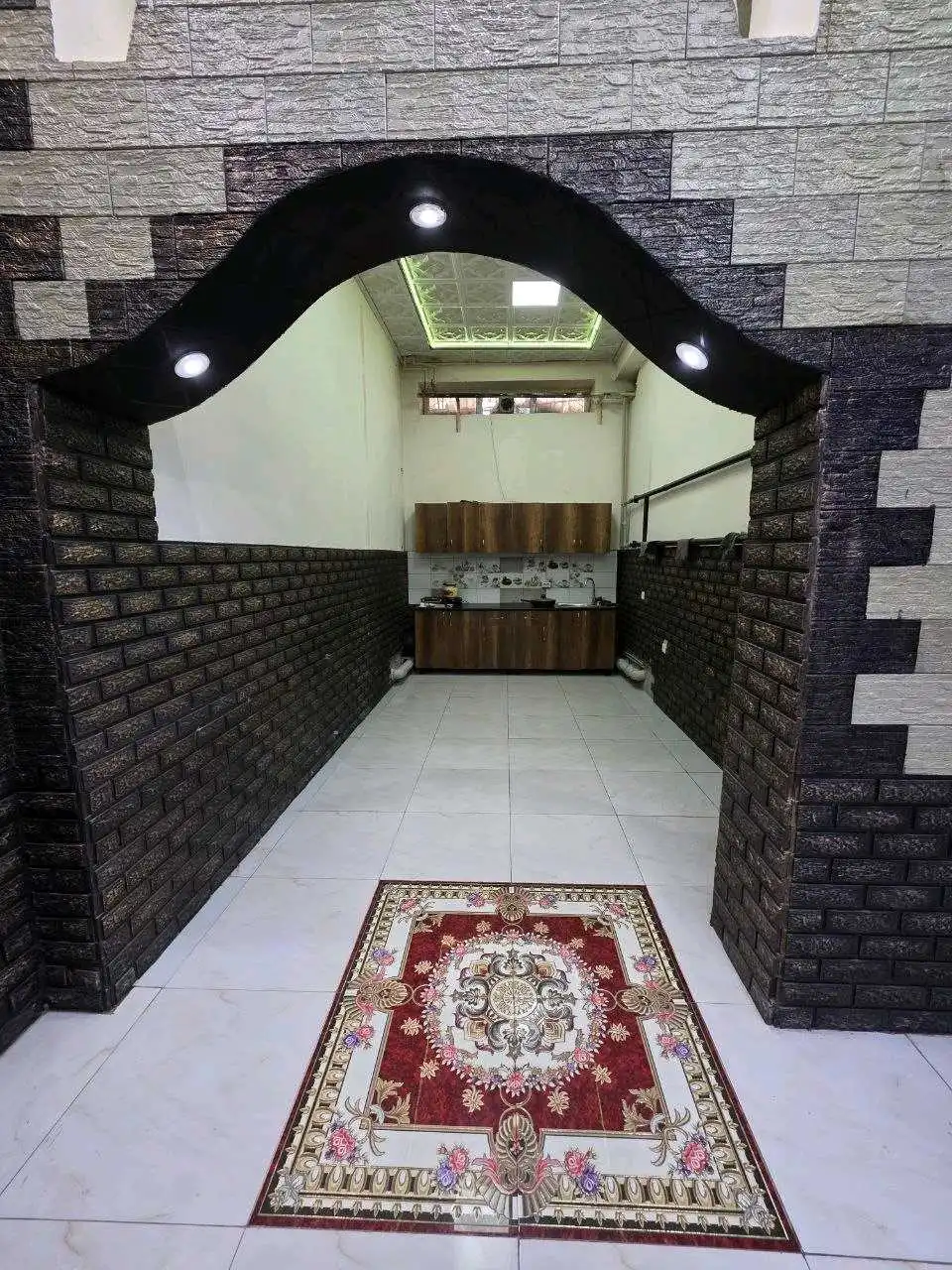 3-к квартира, Цокольный этаж, 140 м², Сино