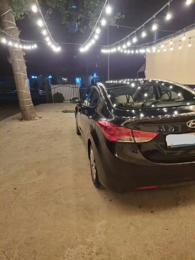Hyundai Elantra 2013