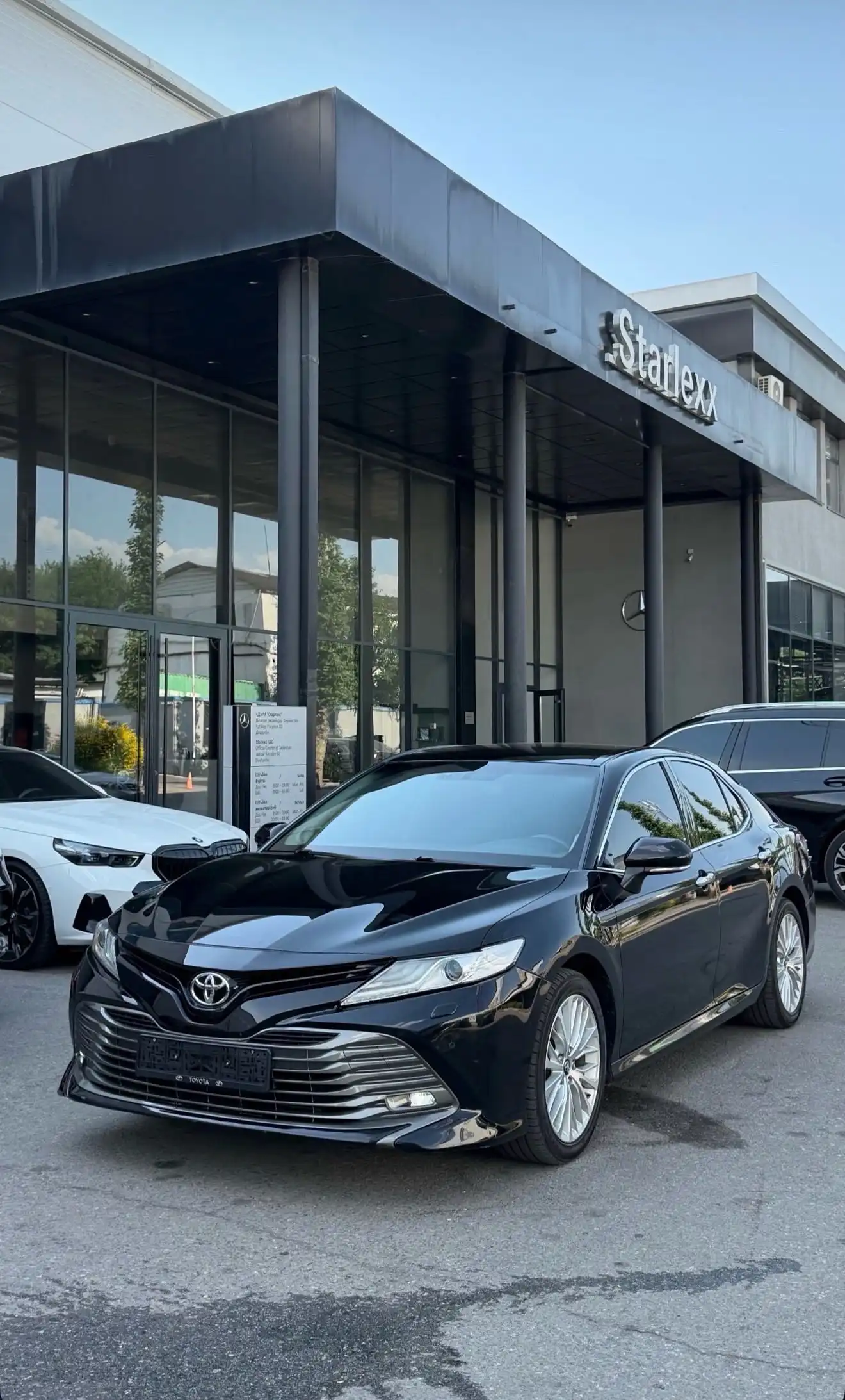 Toyota Camry 2018 — фото 2