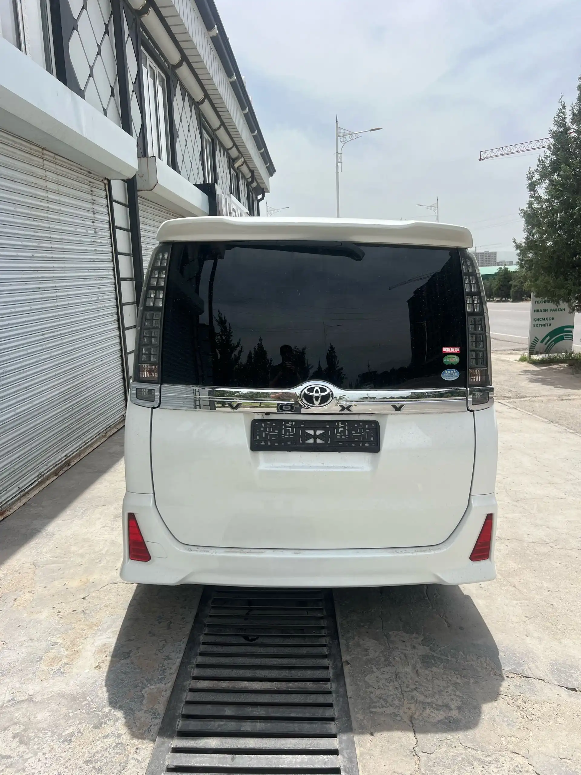 Toyota Voxy 2014