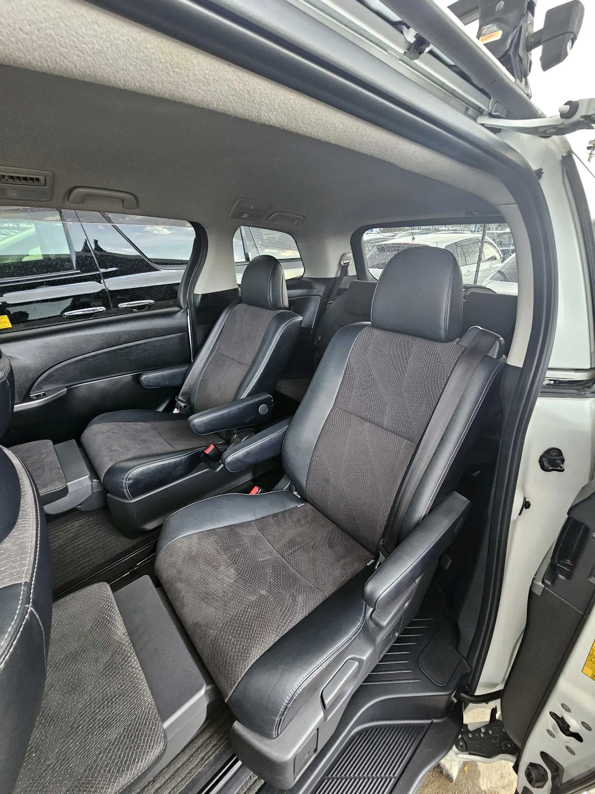 Toyota Estima 2014