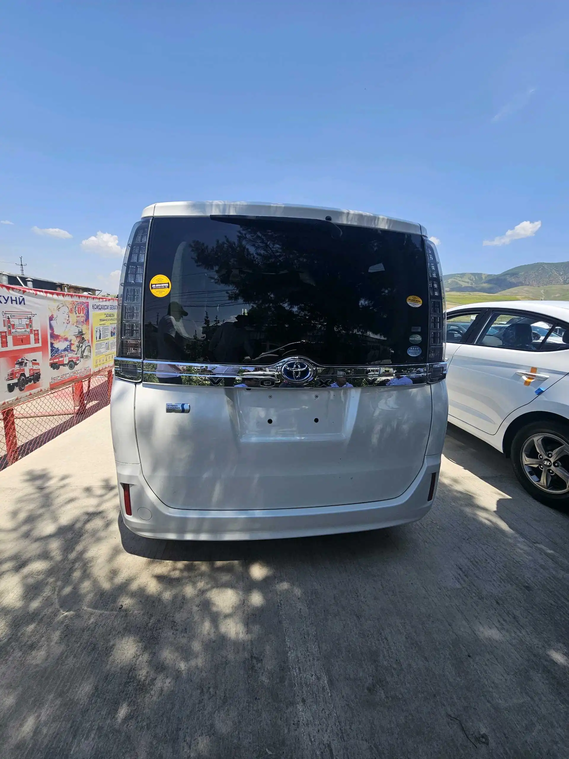 Toyota Voxy 2014
