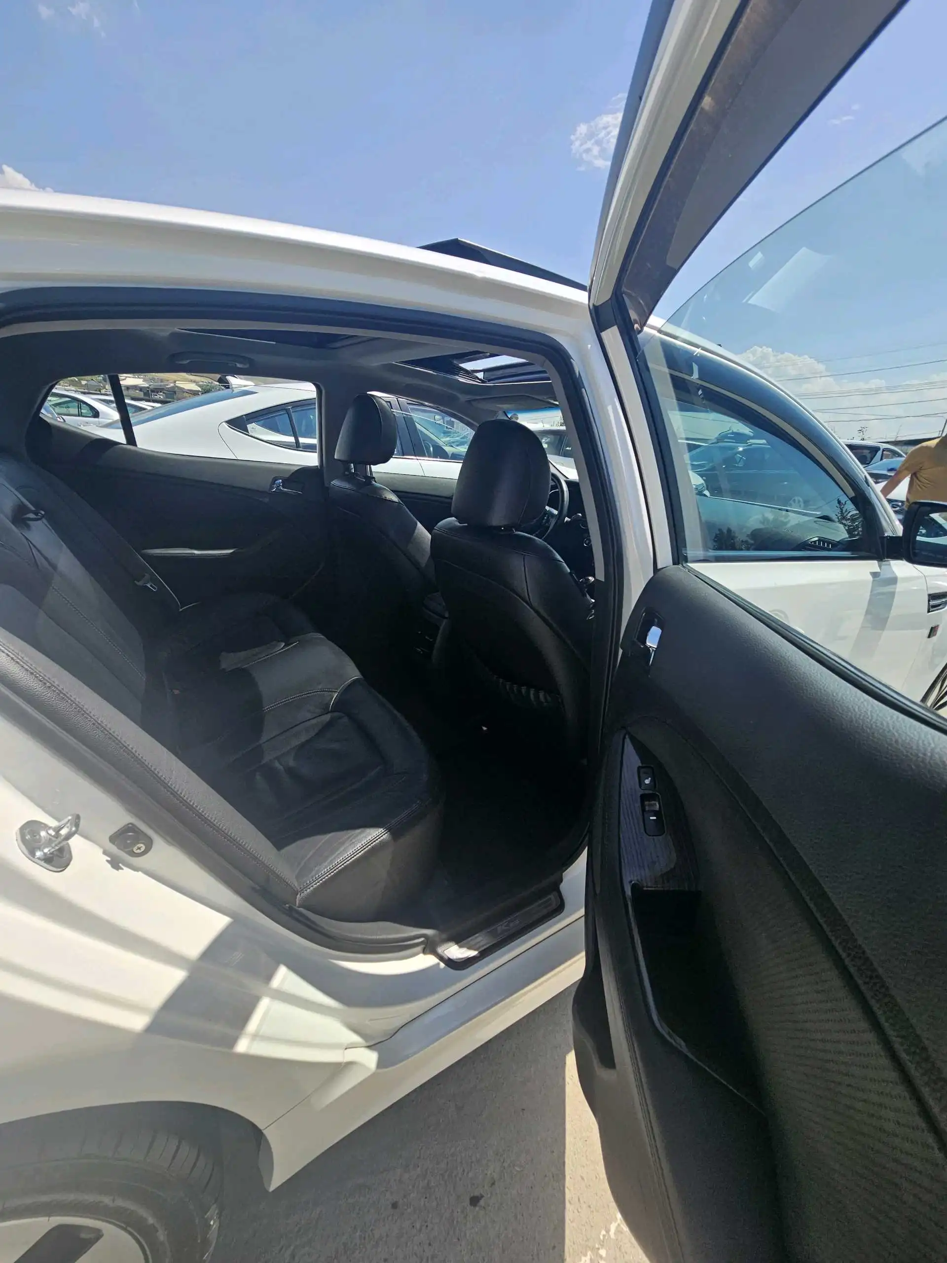 Kia K5 2011