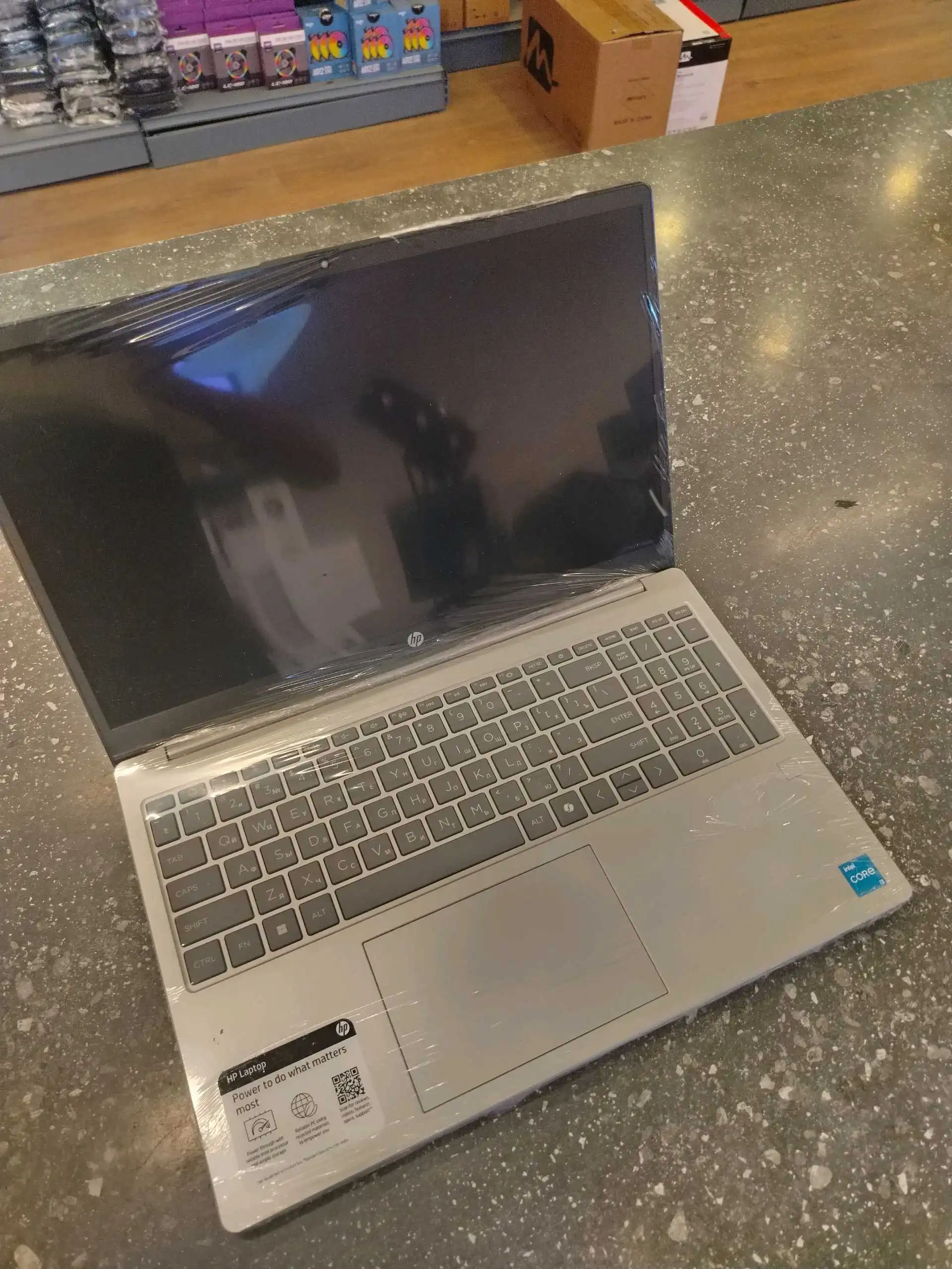 hp laptop/Intel core i3-N305/ram 8gb/SSD 256gb