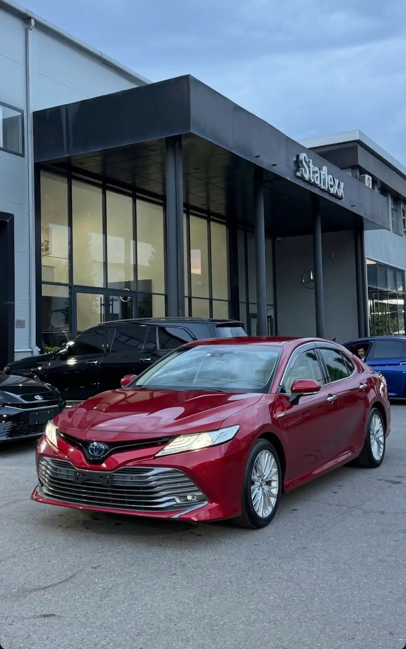 Toyota Camry 2018 — фото 2