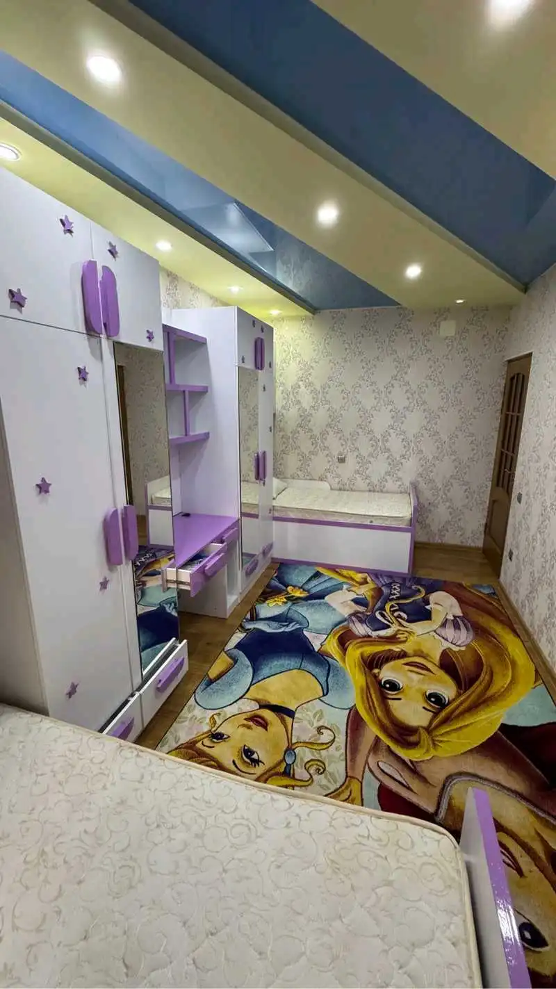 3-к квартира, 3 этаж, 80 м², Аэропорт