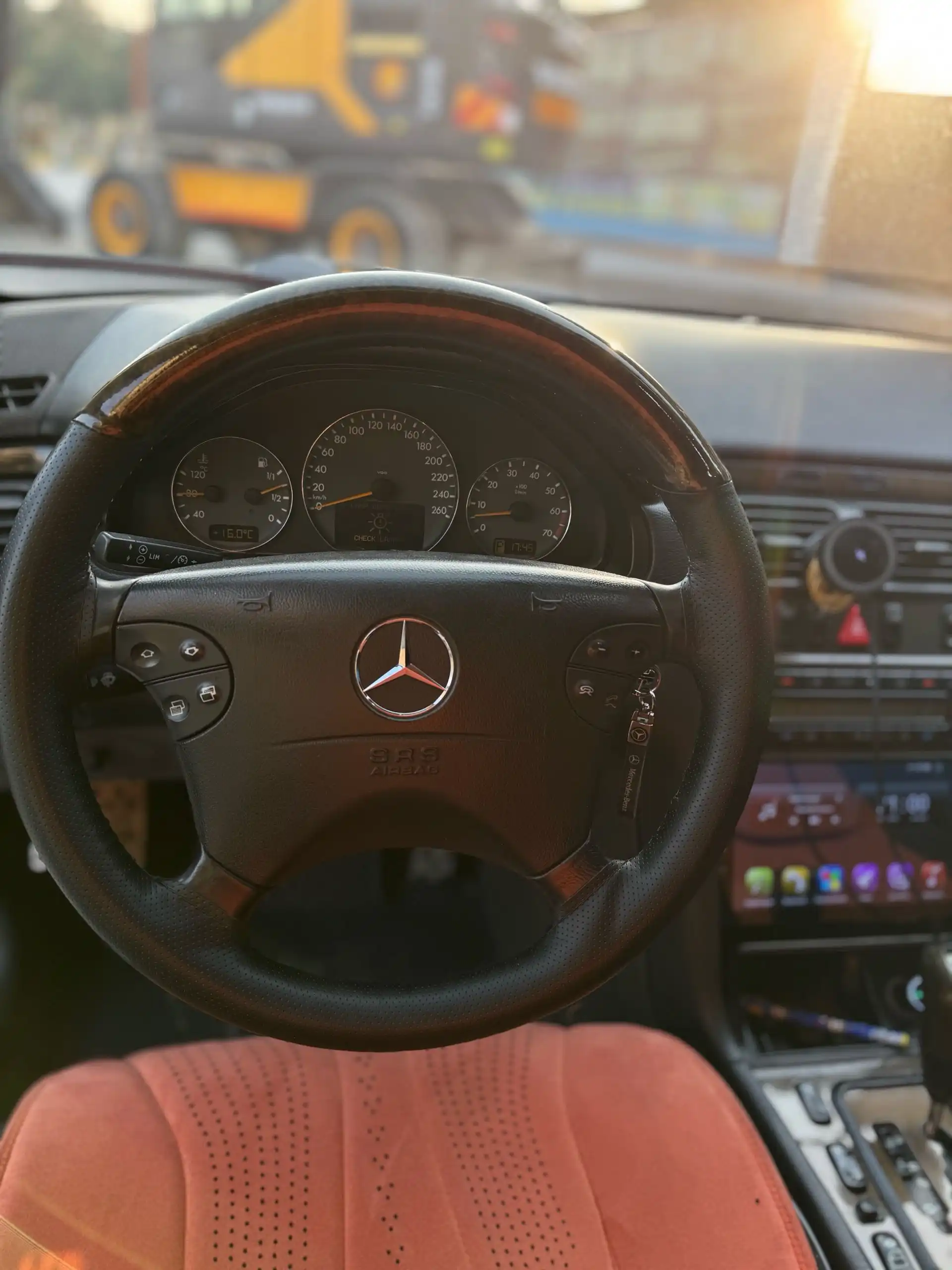 Mercedes-benz E class 2001