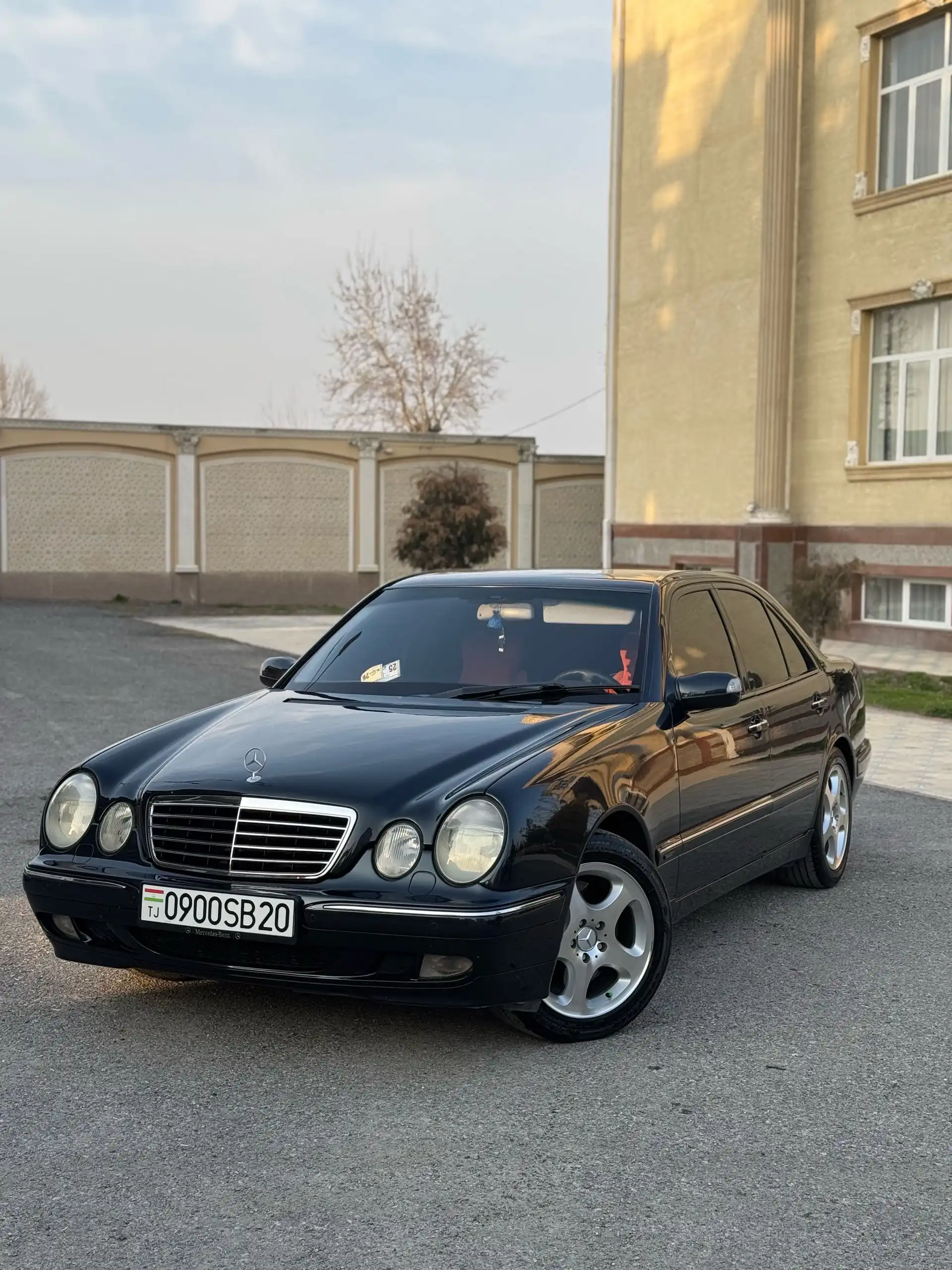 Mercedes-benz E class 2001