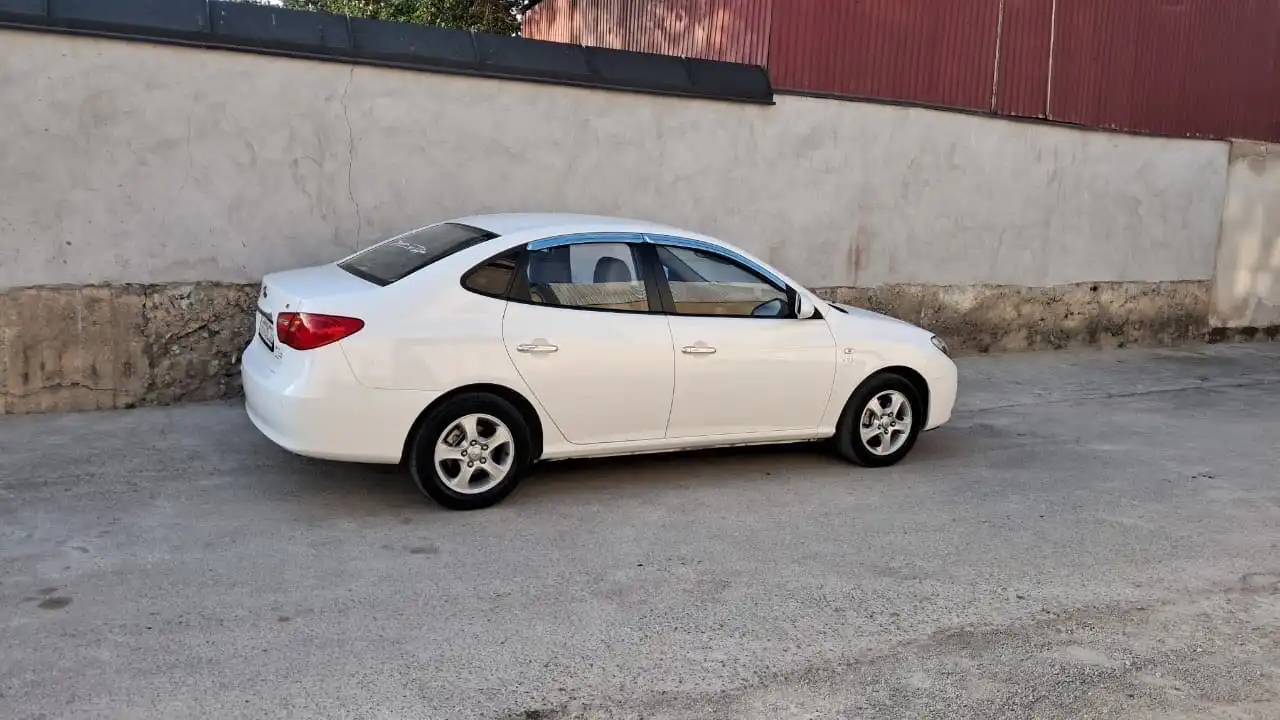 Hyundai Avante 2010