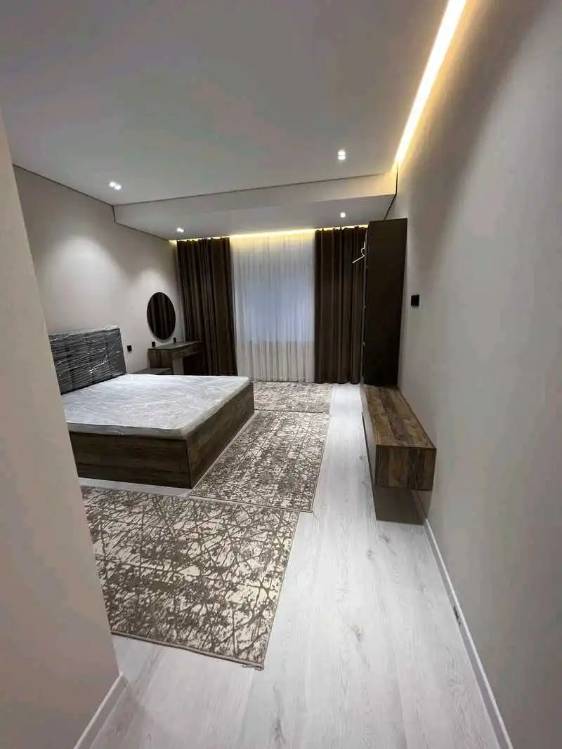 2-к квартира, 3 этаж, 88 м², Цум, домои Себистон