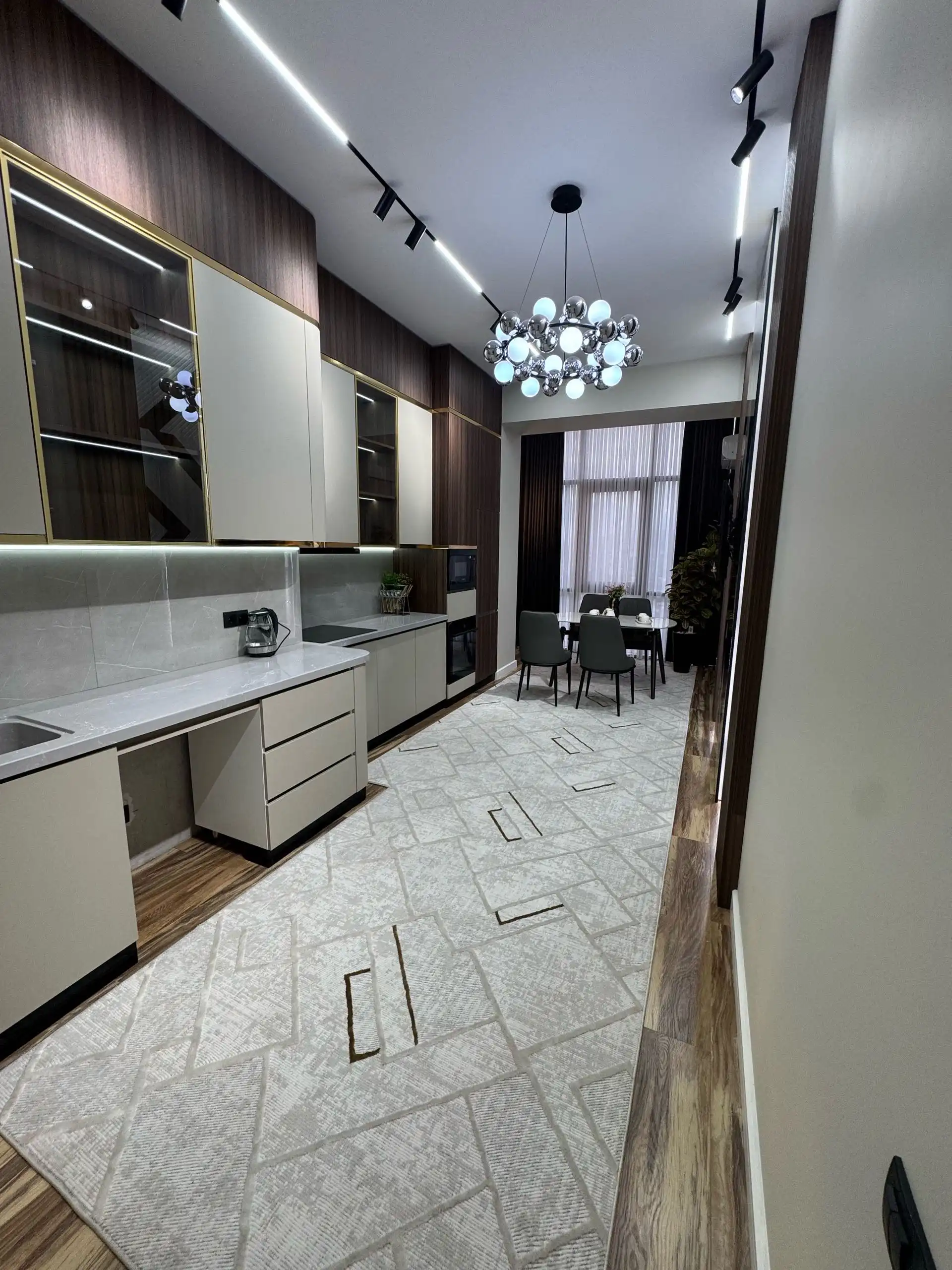 2-к квартира, 17 этаж, 98 м², Шохмансур Спартак