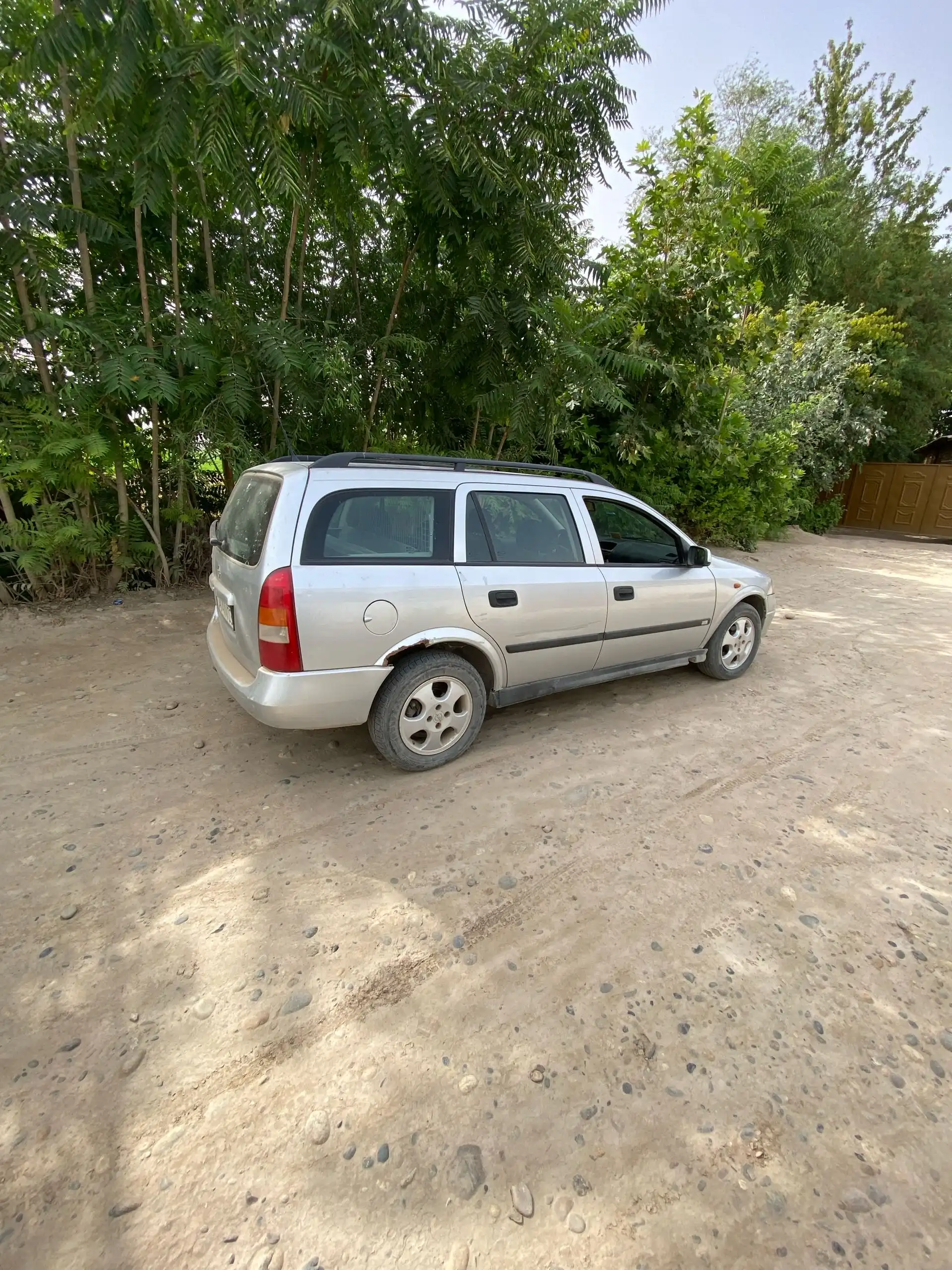 Opel Astra j 1998