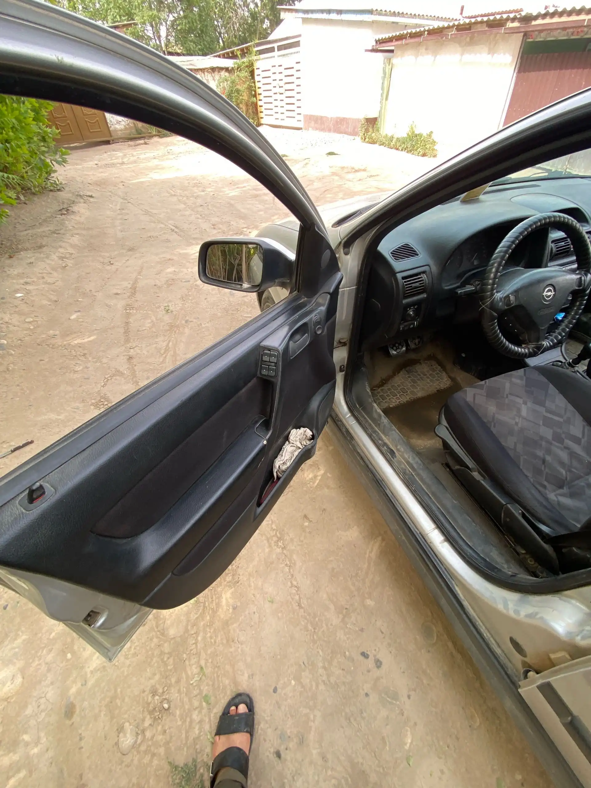 Opel Astra j 1998
