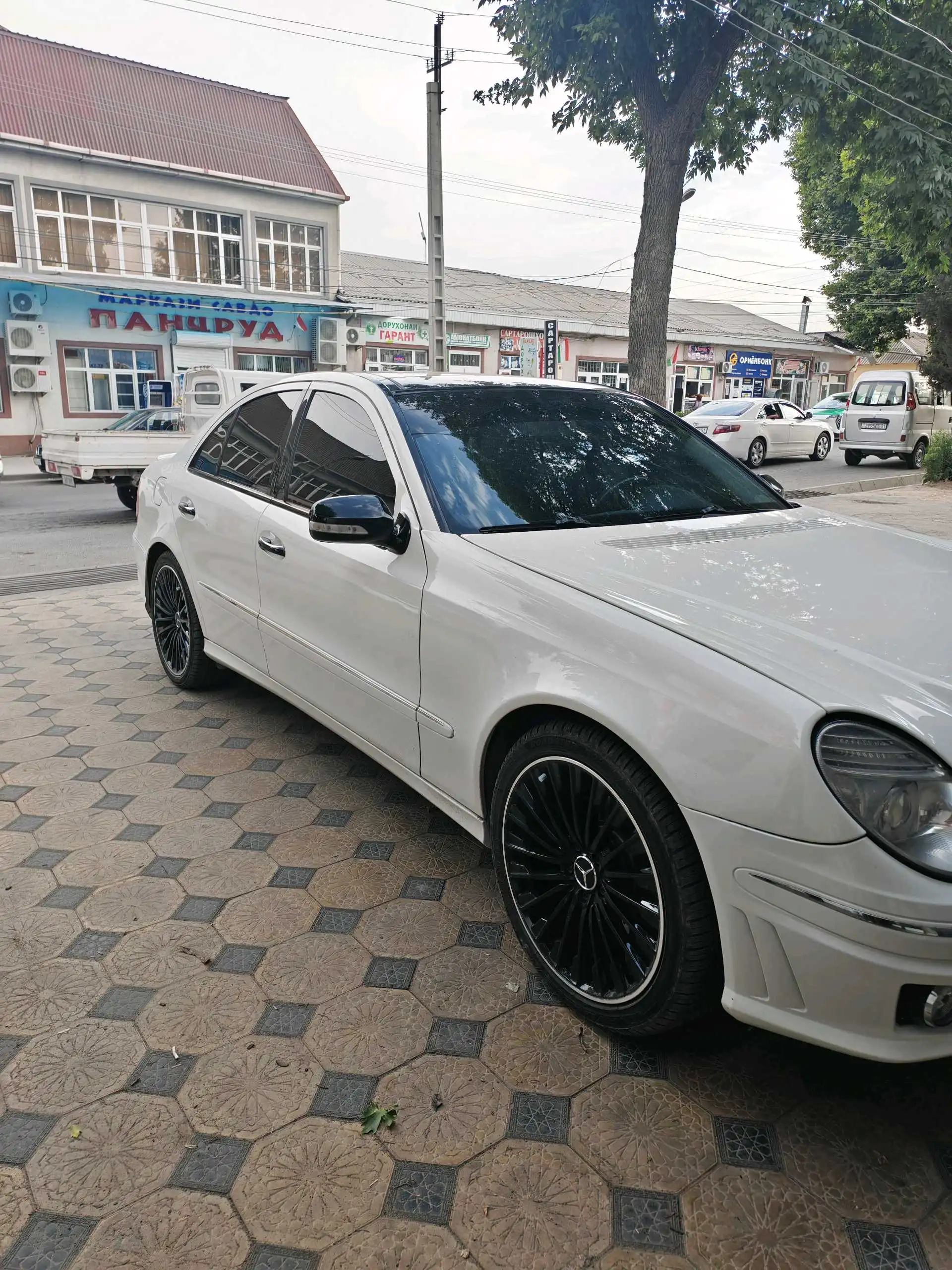 Mercedes-benz E class 2009