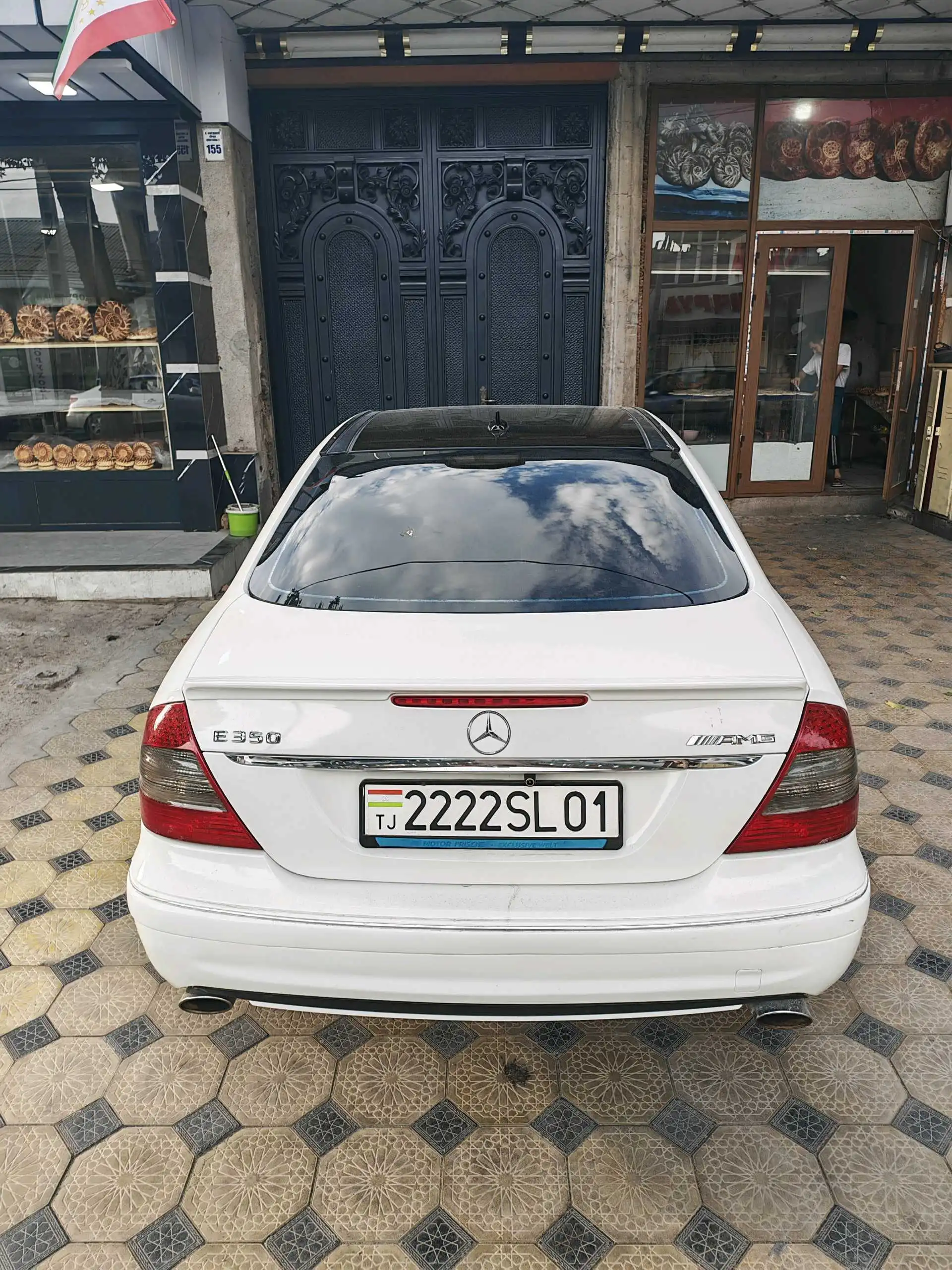 Mercedes-benz E class 2009