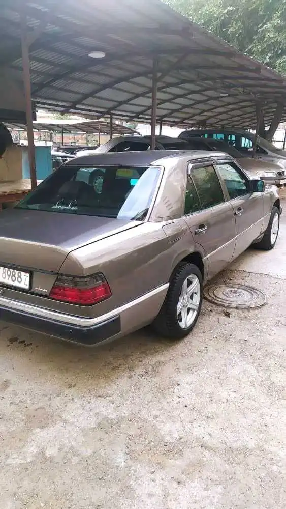 Mercedes-benz E class 1991
