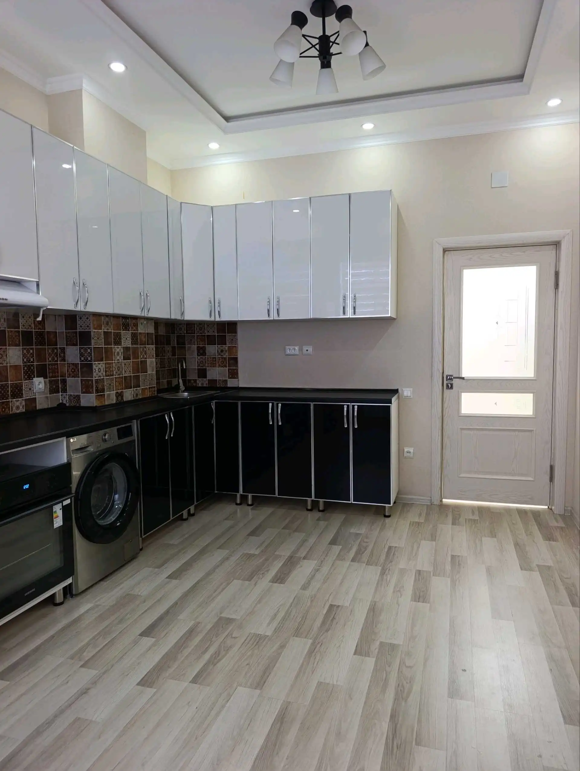 2-к квартира, 6 этаж, 73 м², Сино