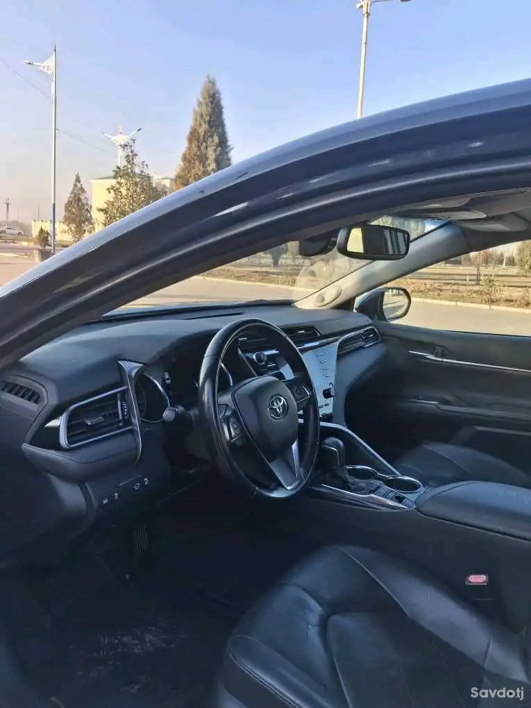 Toyota Camry 2019 — фото 3