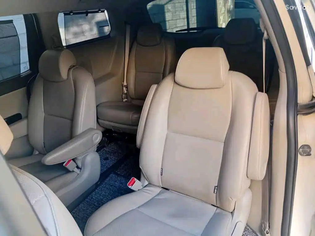 Kia Carnival 2014