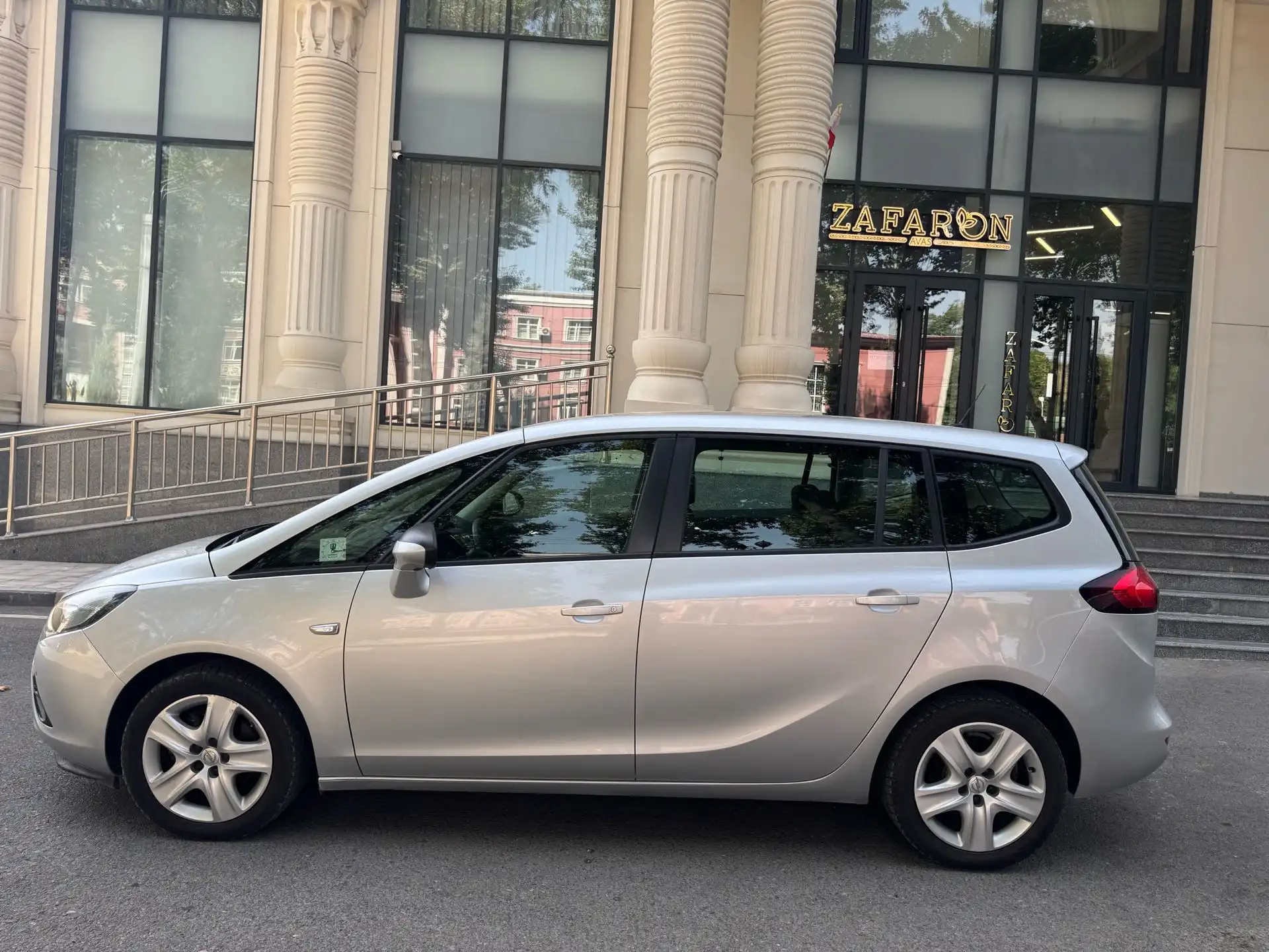 Opel Zafira 2016