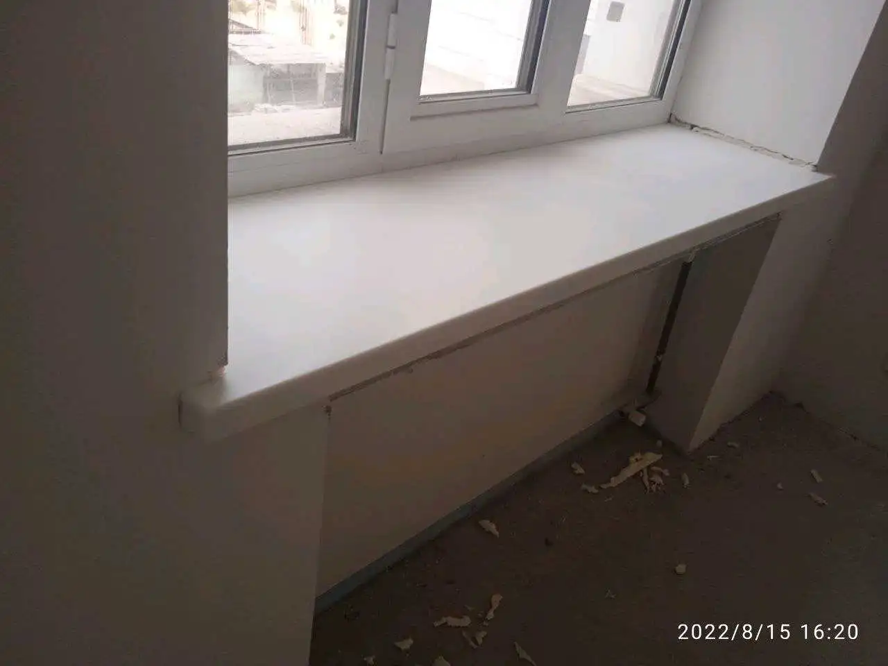 Подоконники из искусственного и кварцевого камня 