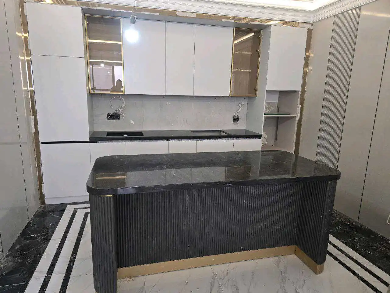 Островок, барная стойка из камня 