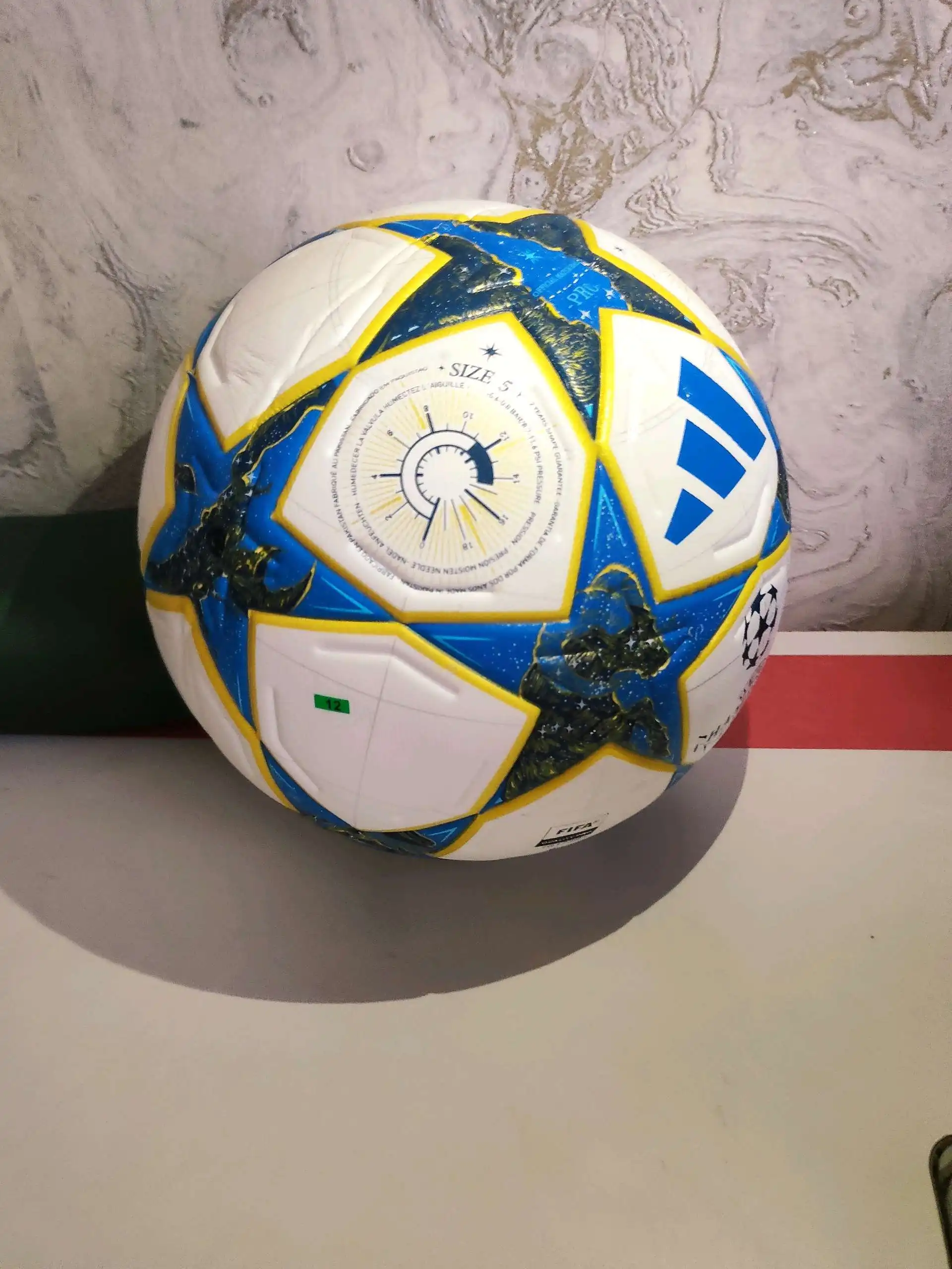 Футбольный мяч Adidas UEFA Champions League (FIFA