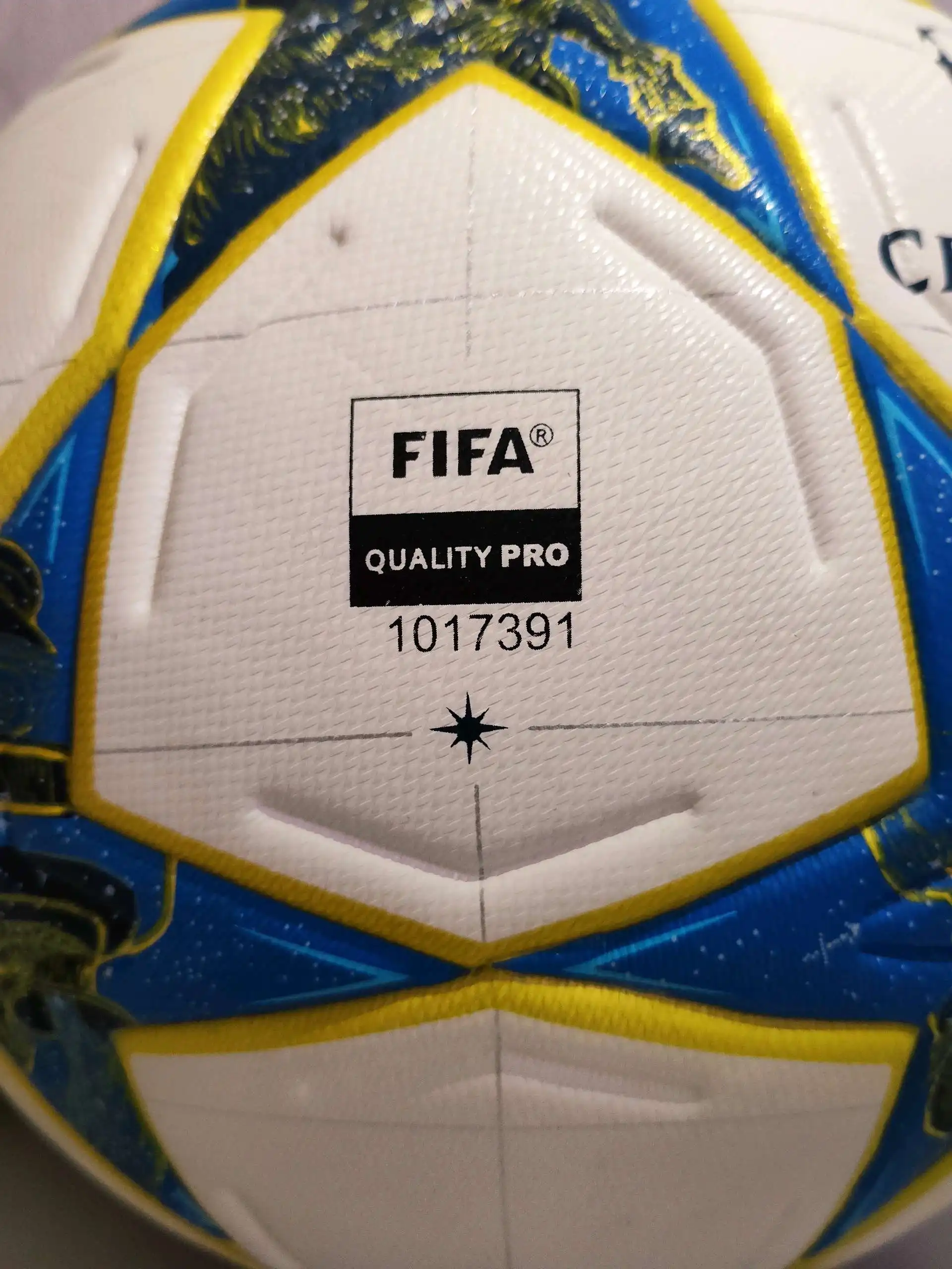 Футбольный мяч Adidas UEFA Champions League (FIFA