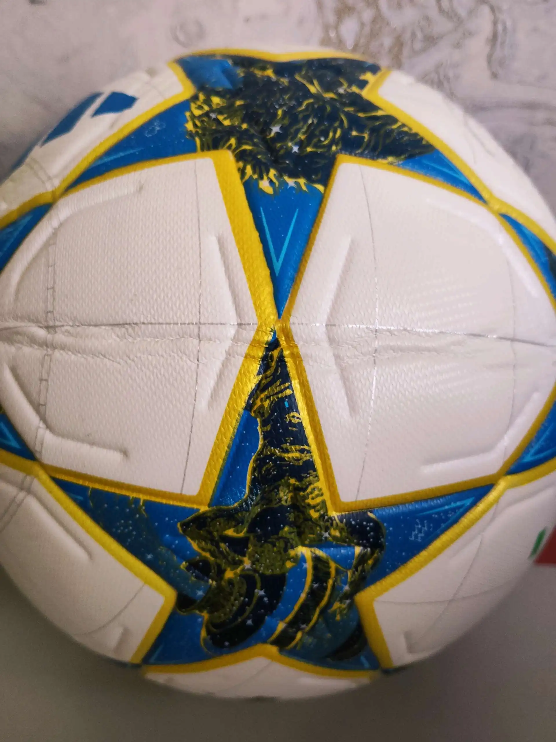 Футбольный мяч Adidas UEFA Champions League (FIFA